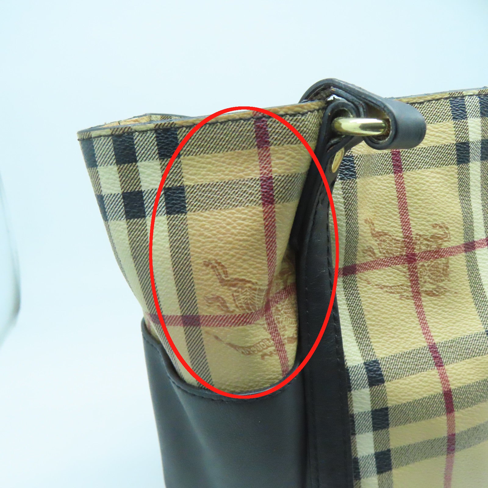 BURBERRY 涂层皮革Shoulder Bag金扣肩背袋米色