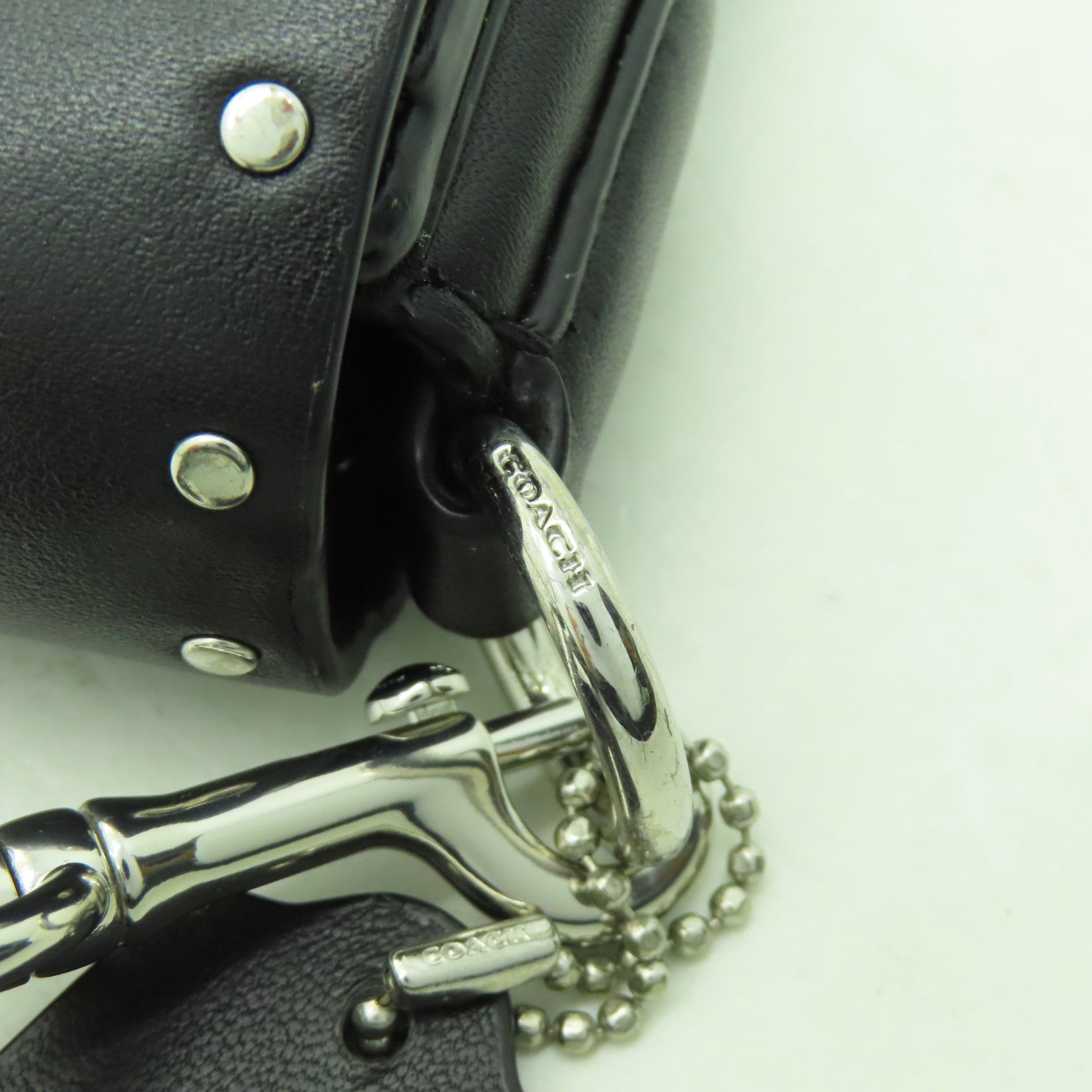 COACH 塗層帆布/皮革Shoulder Bag銀扣肩背袋黑色