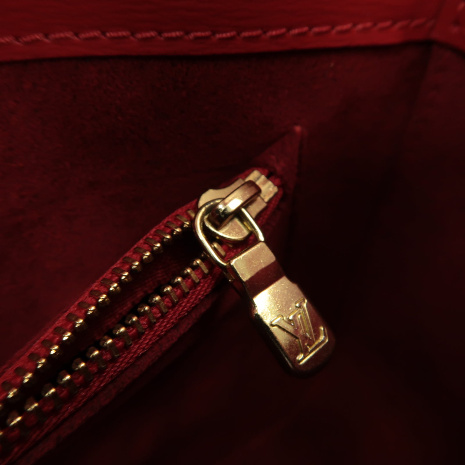 LOUIS VUITTON Epi Busy Bag金扣肩背袋紅色