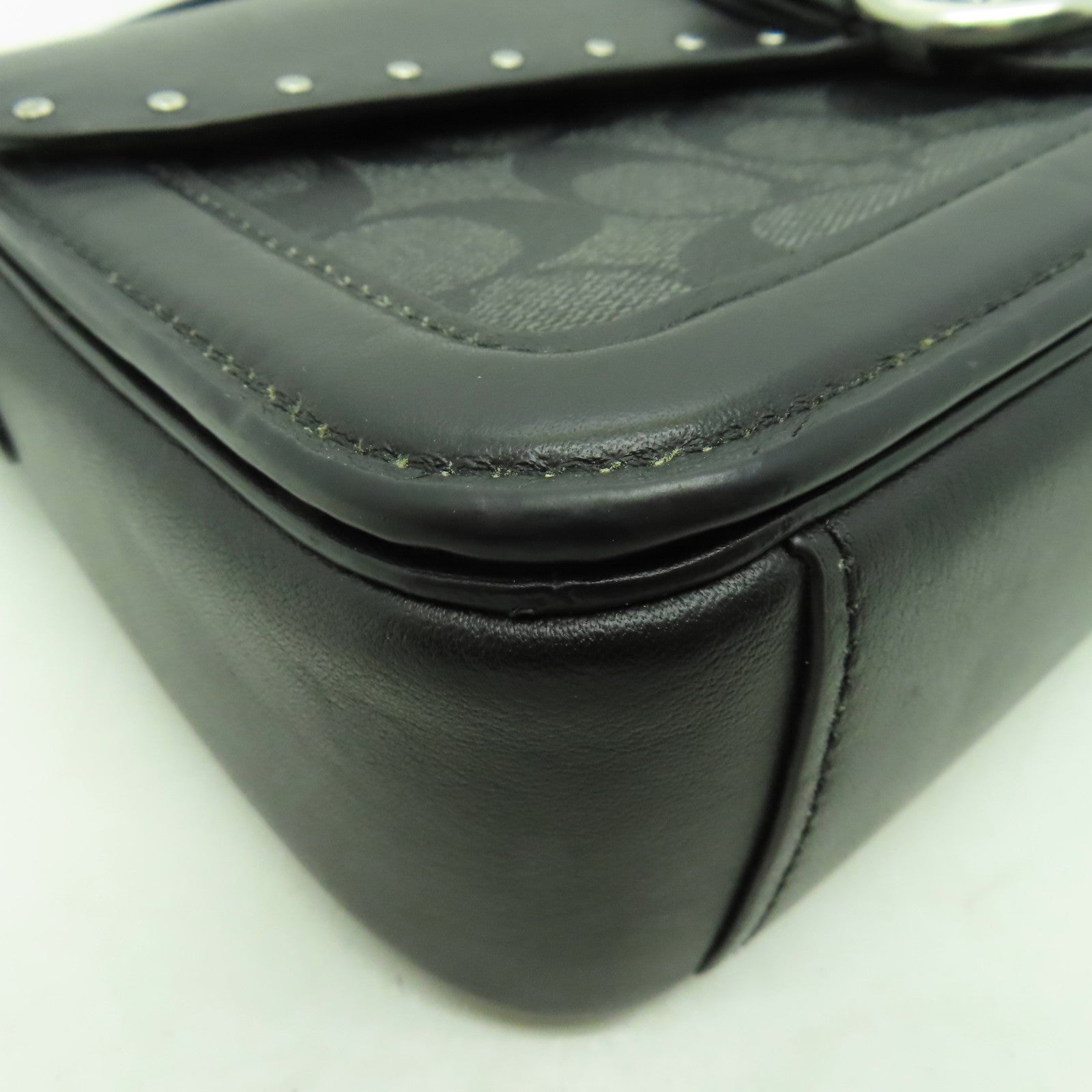 COACH 塗層帆布/皮革Shoulder Bag銀扣肩背袋黑色