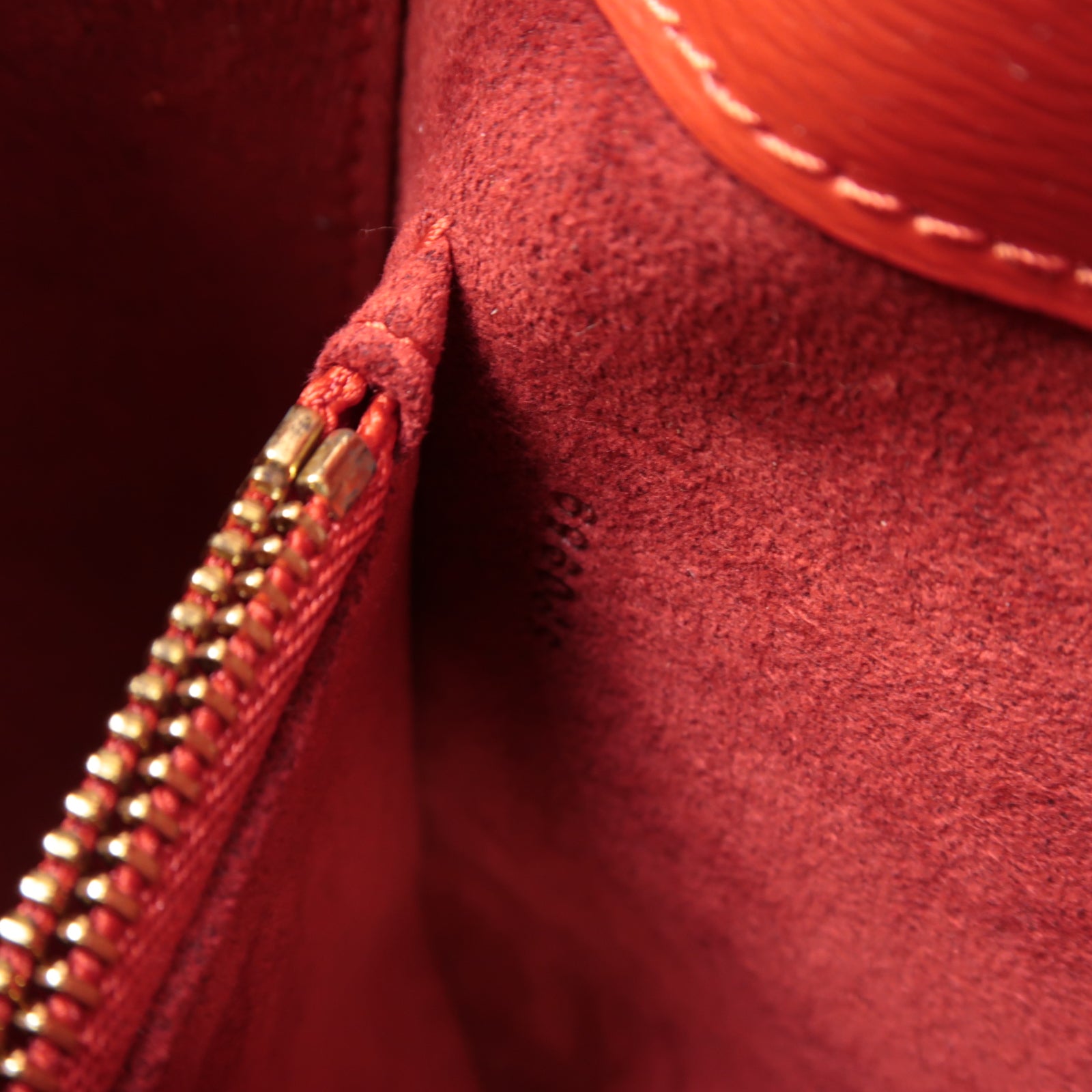 LOUIS VUITTON Epi Busy Bag金扣肩背袋紅色