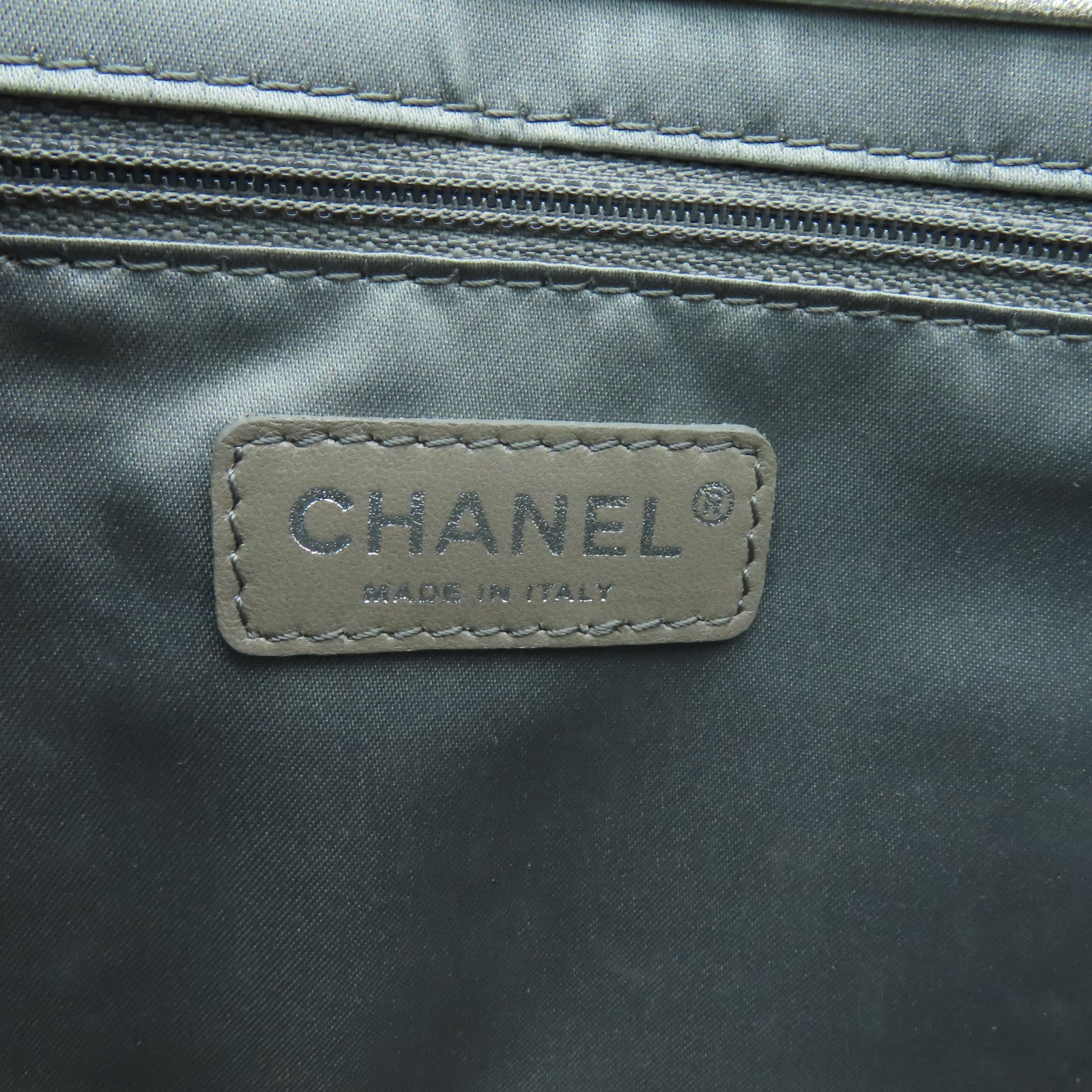 CHANEL 皮革Shoulder Bag銀扣鏈帶肩背袋銀色