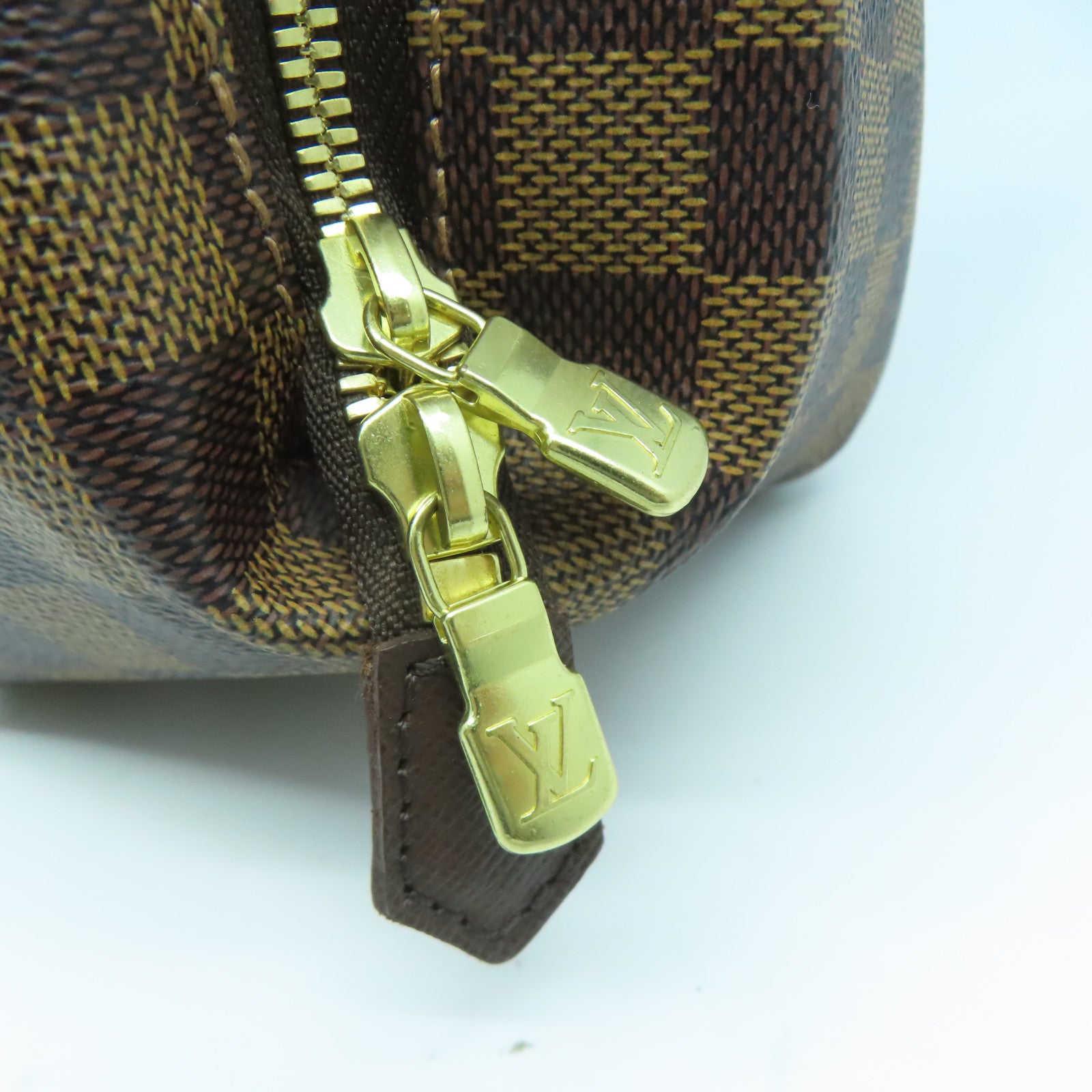 LOUIS VUITTON Damier Belem PM金扣手挽袋啡色