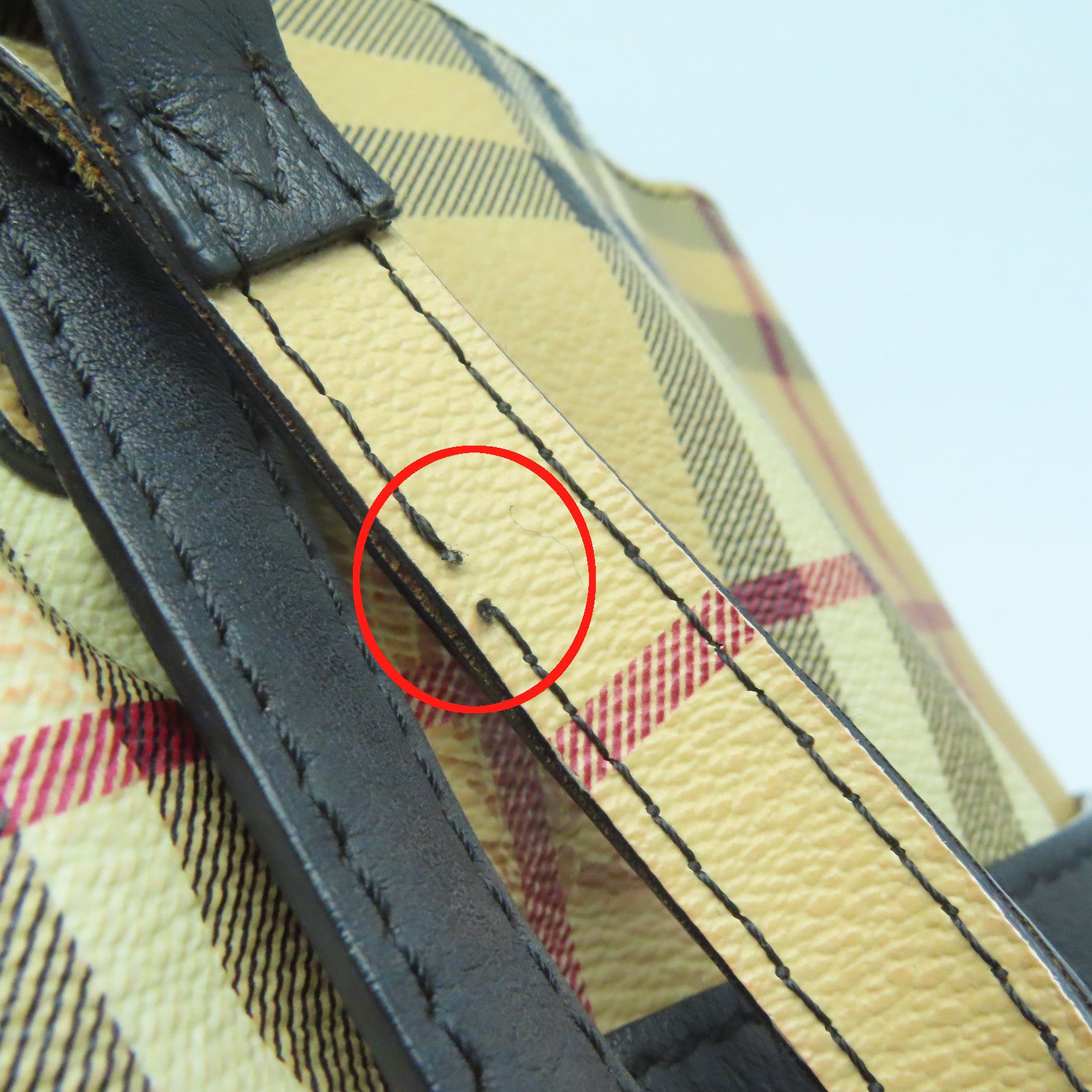 BURBERRY 涂层皮革Shoulder Bag金扣肩背袋米色