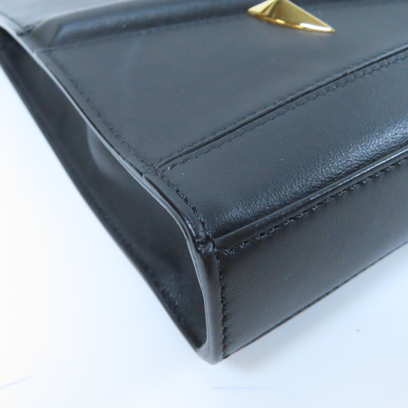 FENDI 牛皮皮革Clutch Bag金扣手拿包黑色