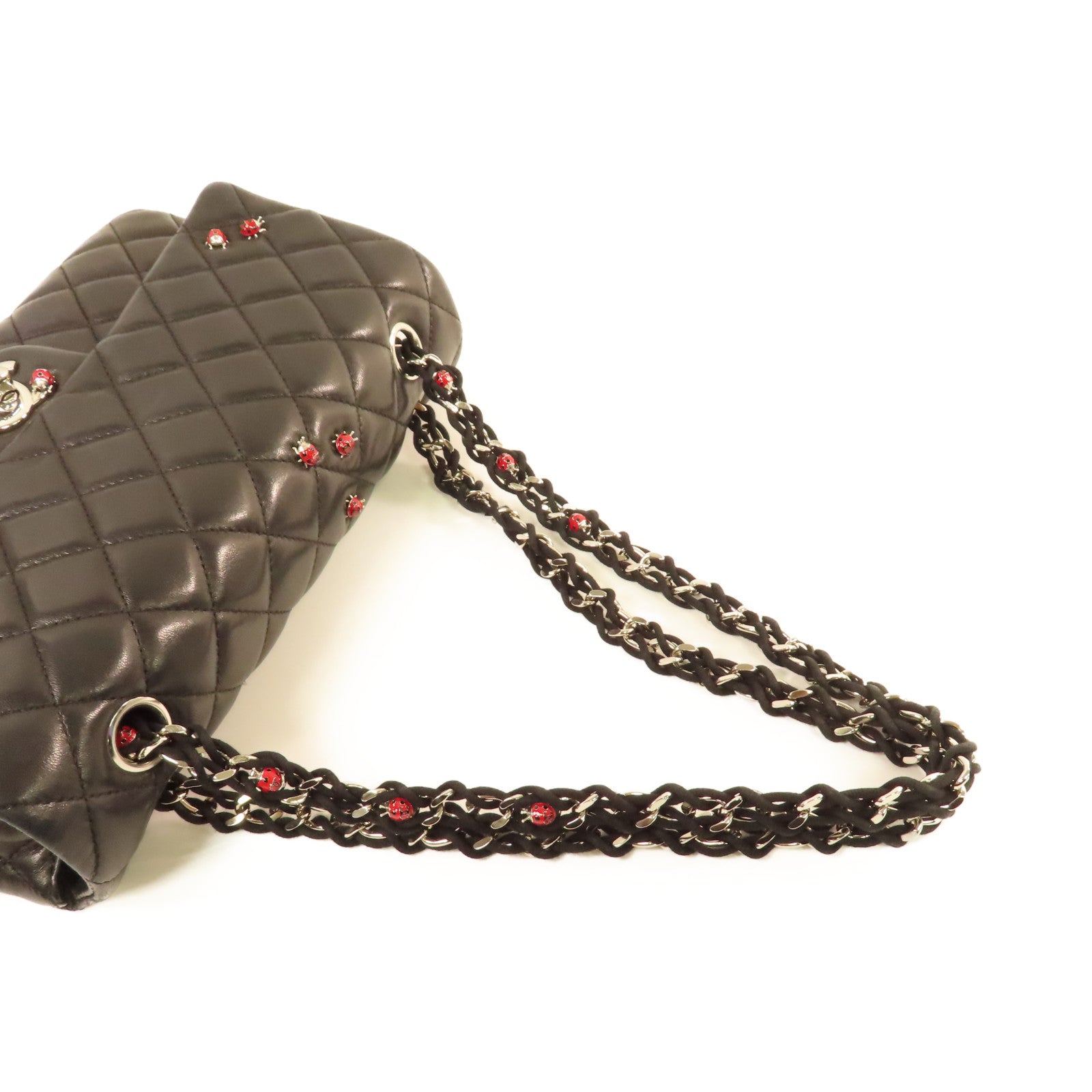 CHANEL 菱格羊皮皮革Medium Ladybug Classic Chain Shoulder Bag銀扣鏈帶肩背袋黑色