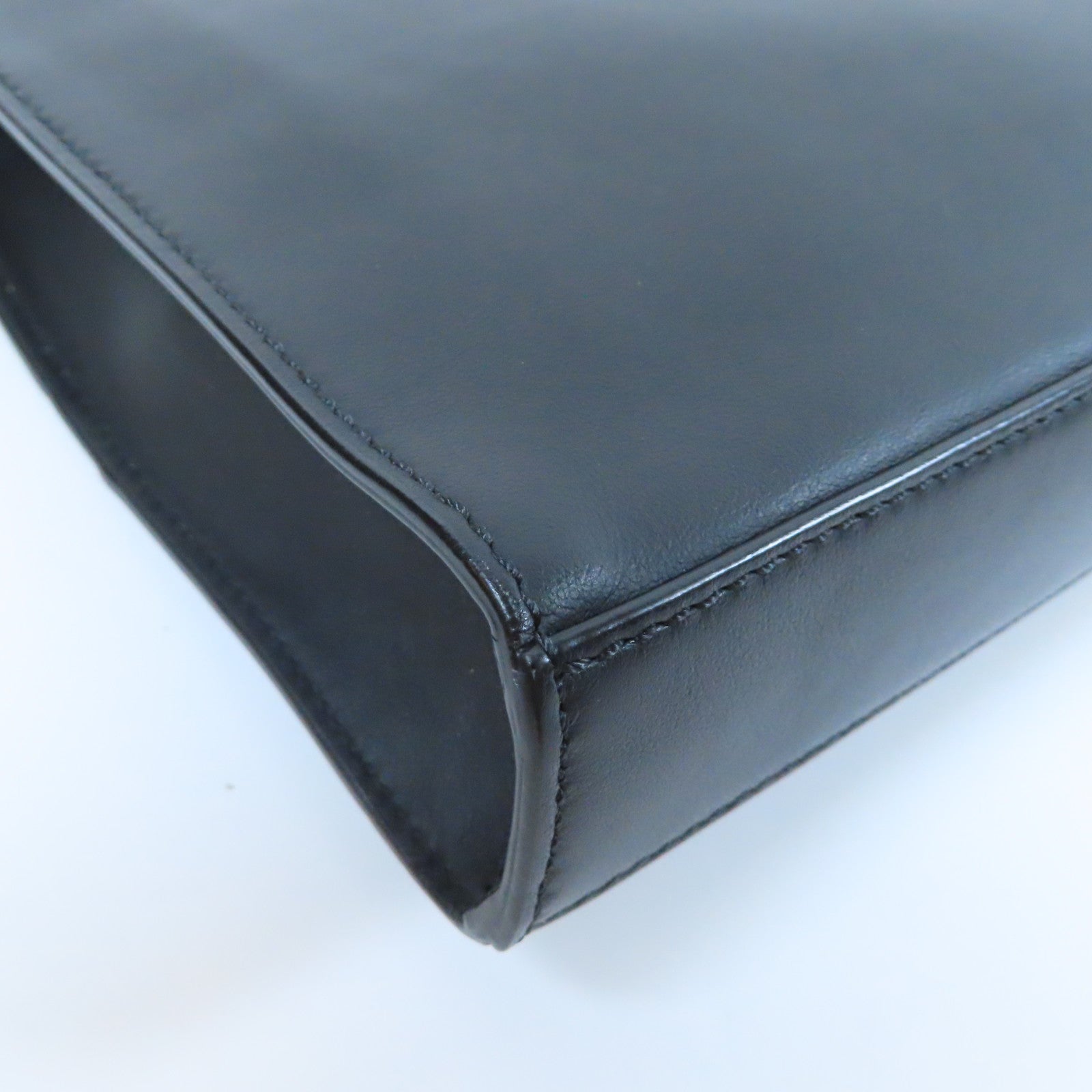 FENDI 牛皮皮革Clutch Bag金扣手拿包黑色