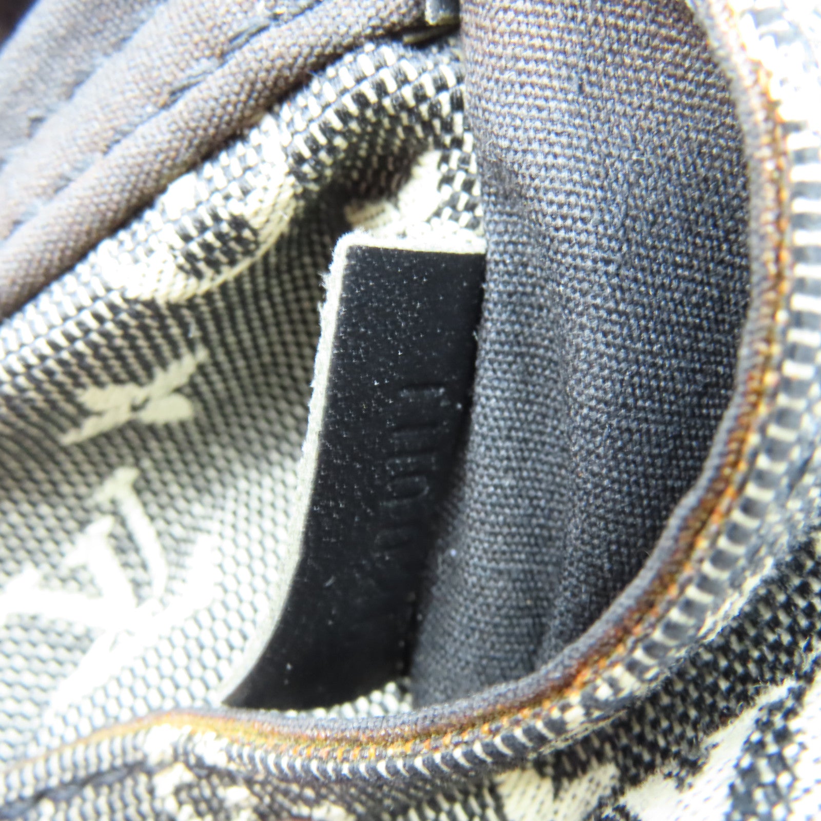 LOUIS VUITTON Mini Lin Monogram Mini Hippo Mario Kate Hand Bag手挽袋黑色