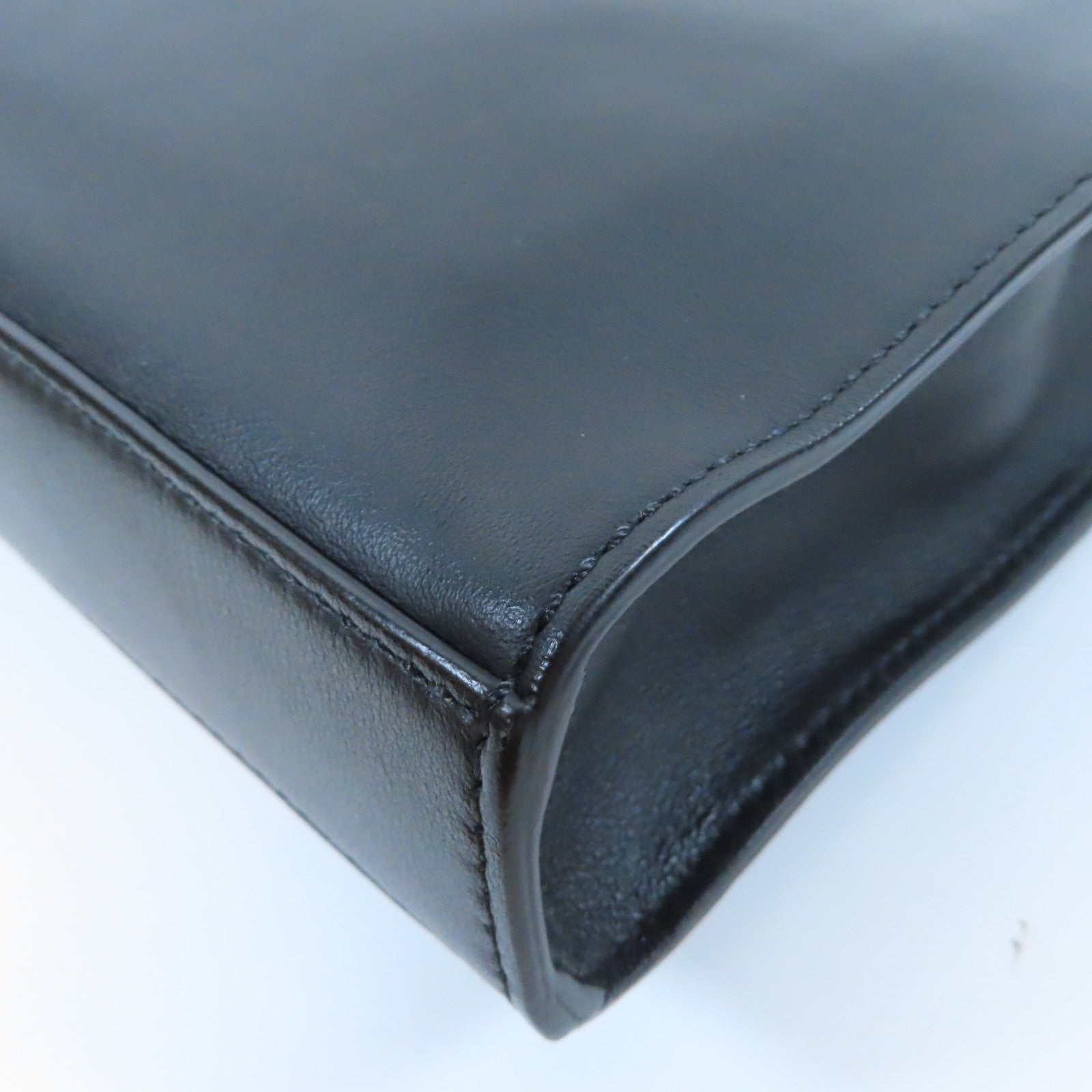FENDI 牛皮皮革Clutch Bag金扣手拿包黑色