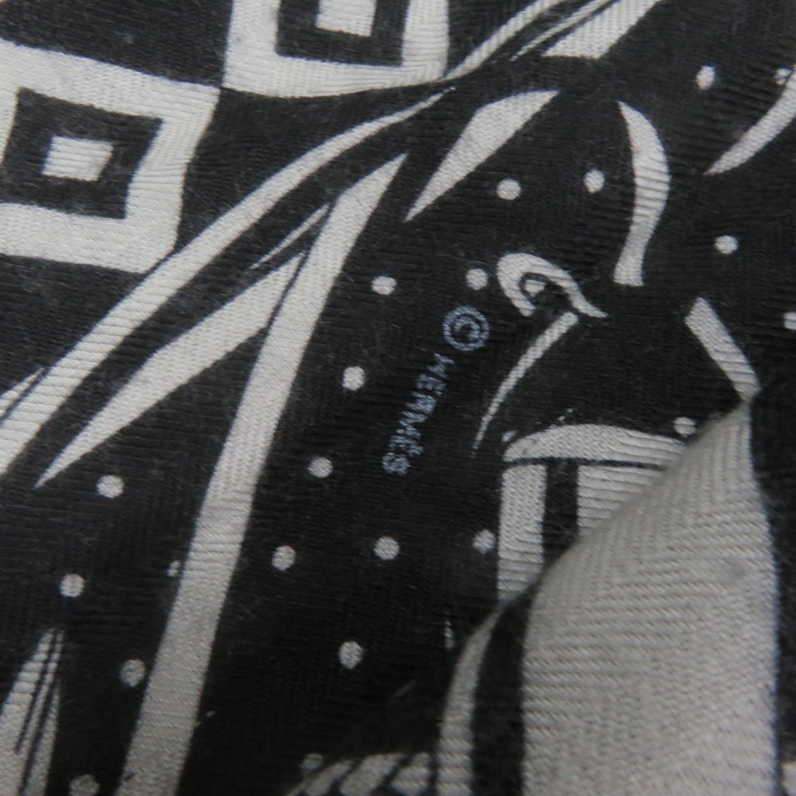 HERMES 羊絨/絲質Scarf絲巾黑色/白色