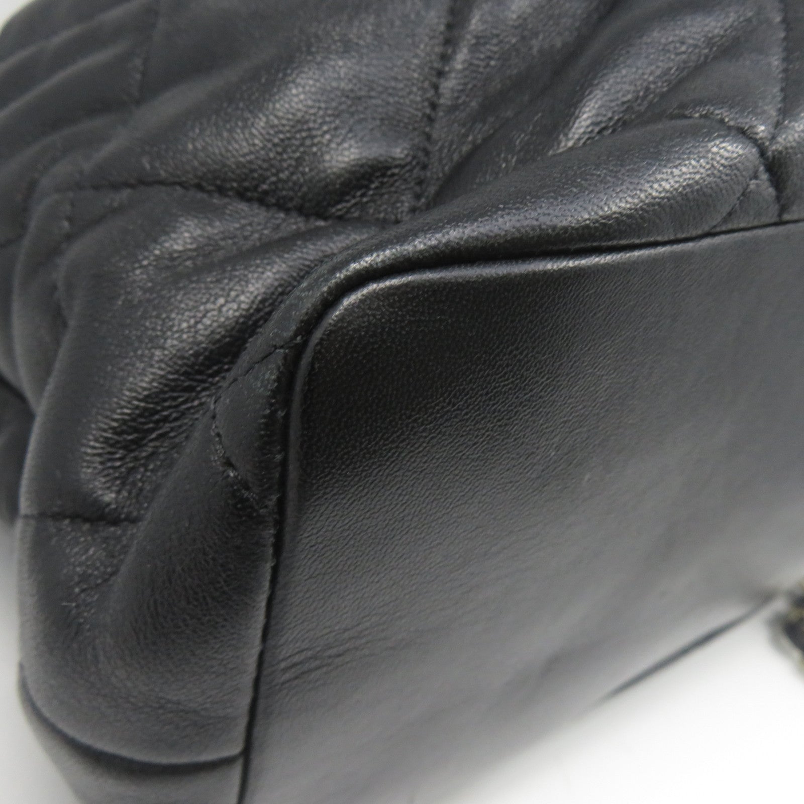CHANEL 菱格牛皮皮革Backpack金扣背包黑色