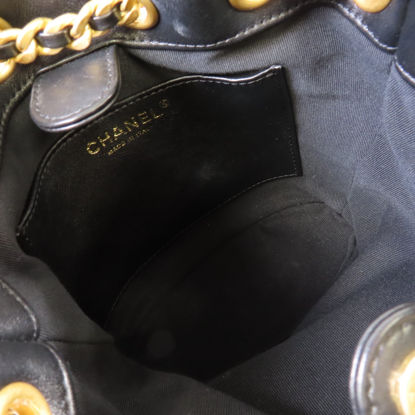 CHANEL 菱格牛皮皮革Small Bucket Bag金扣鏈帶肩背袋黑色