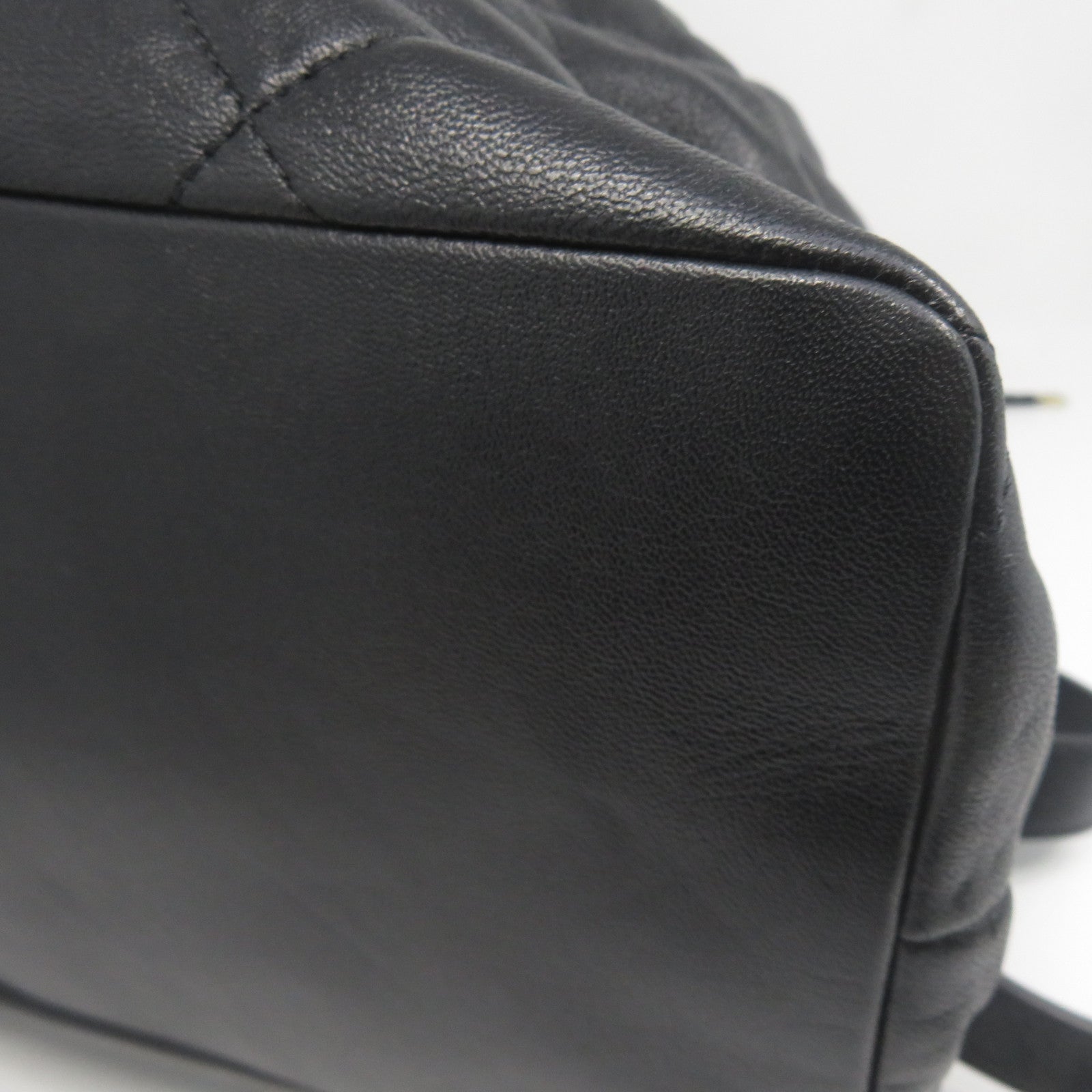 CHANEL 菱格牛皮皮革Backpack金扣背包黑色