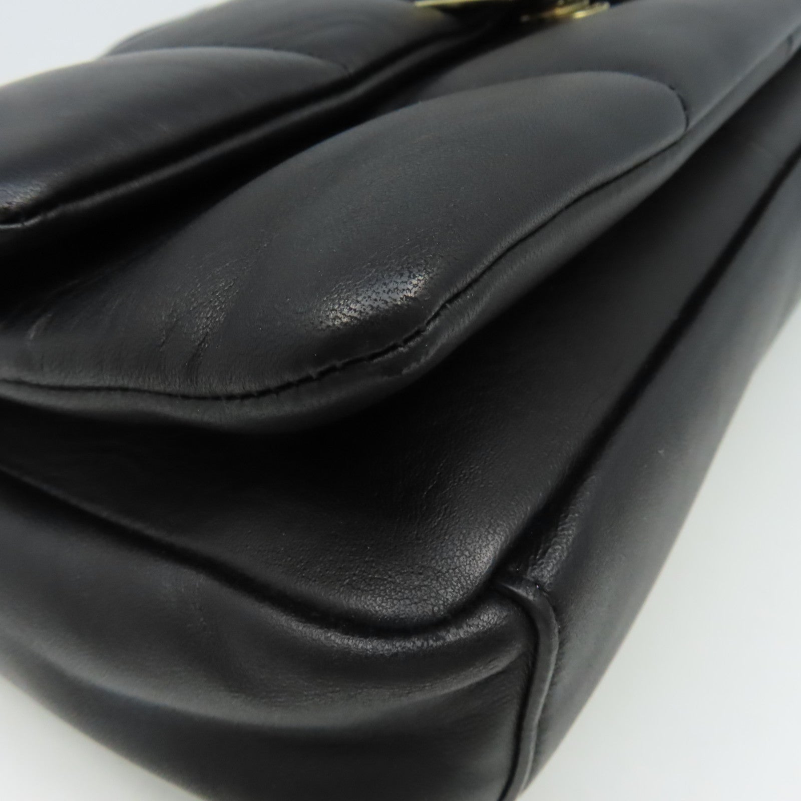 Salvatore Ferragamo 牛皮皮革Quilted Leather Chain Shoulder Bag鏈帶肩背袋黑色