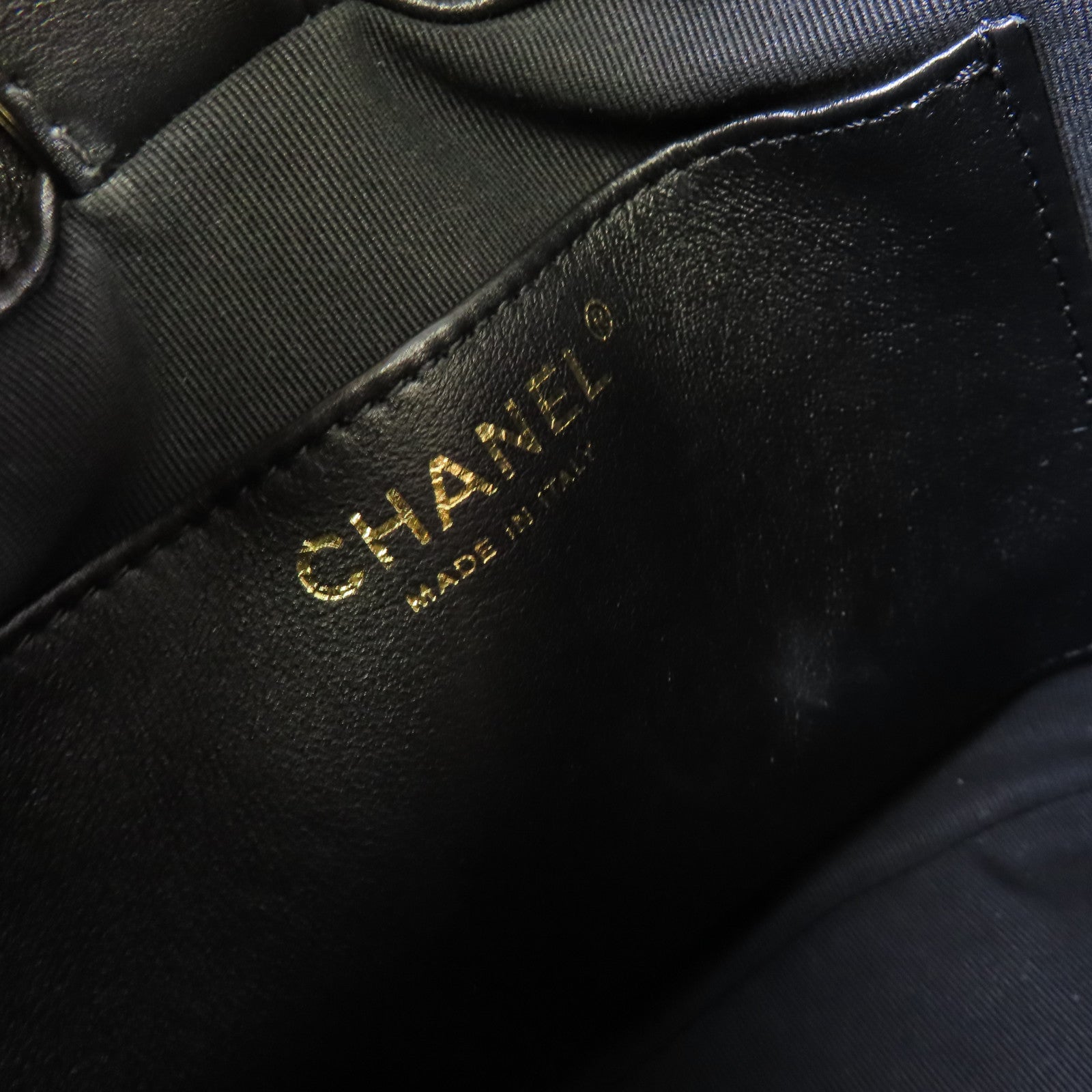 CHANEL 菱格牛皮皮革Small Bucket Bag金扣鏈帶肩背袋黑色