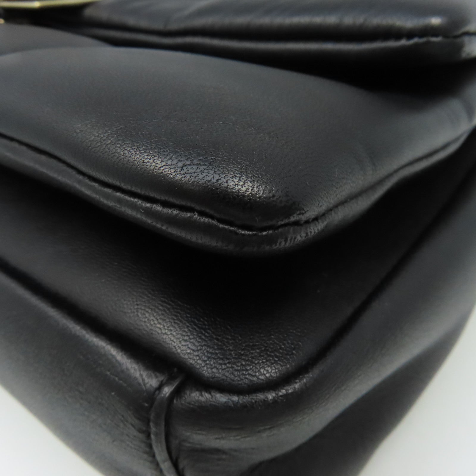 Salvatore Ferragamo 牛皮皮革Quilted Leather Chain Shoulder Bag鏈帶肩背袋黑色