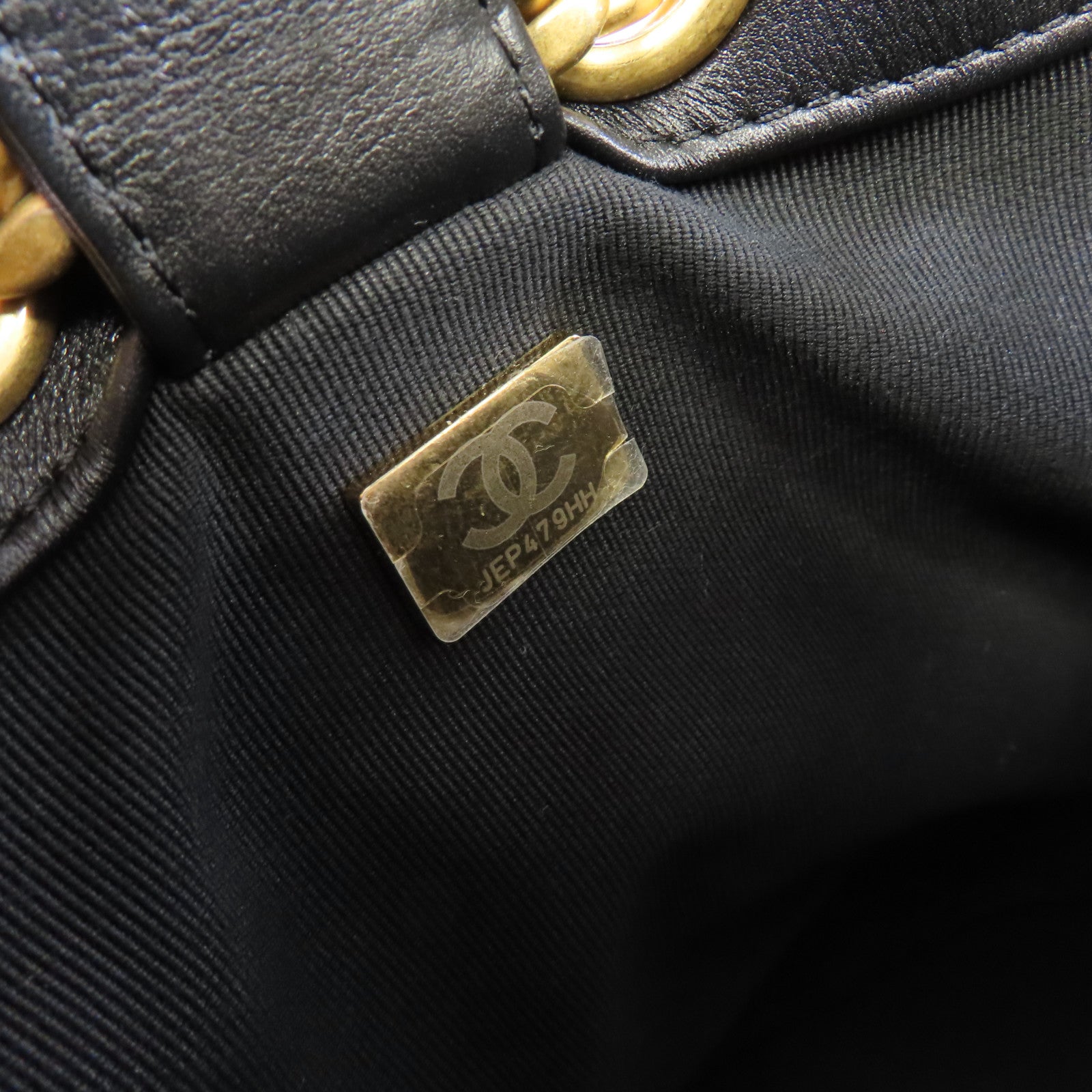 CHANEL 菱格牛皮皮革Small Bucket Bag金扣鏈帶肩背袋黑色