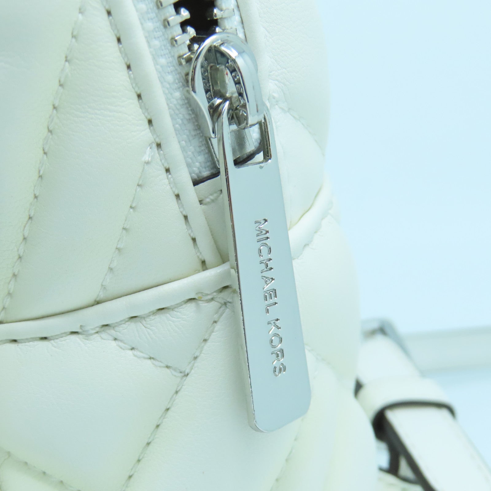 Michael Kors 牛皮皮革Rucksack銀扣背包白色
