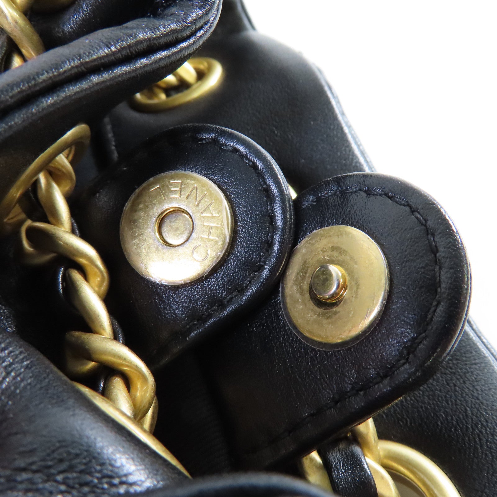 CHANEL 菱格牛皮皮革Small Bucket Bag金扣鏈帶肩背袋黑色