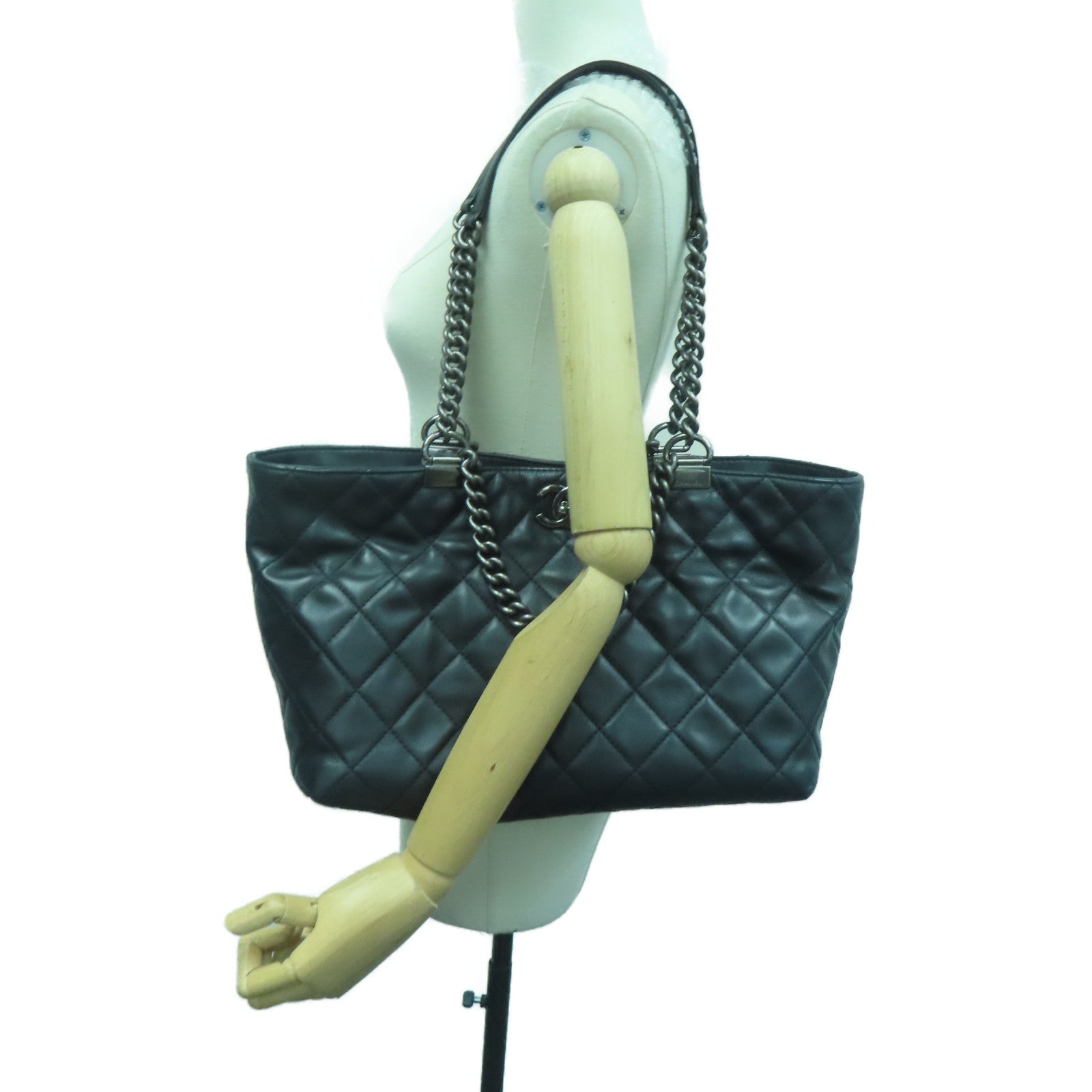 CHANEL [Sharp Discount] Lingge Cowhide Leather 2 Way Shoulder Silver Buckle Handle Shoulder Back Dual-purpose Bag Black