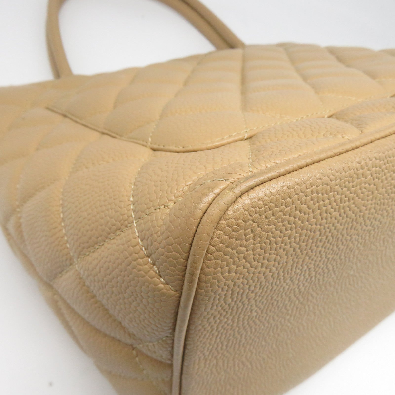 CHANEL 菱格牛皮皮革Shoulder Bag金扣肩背袋米色