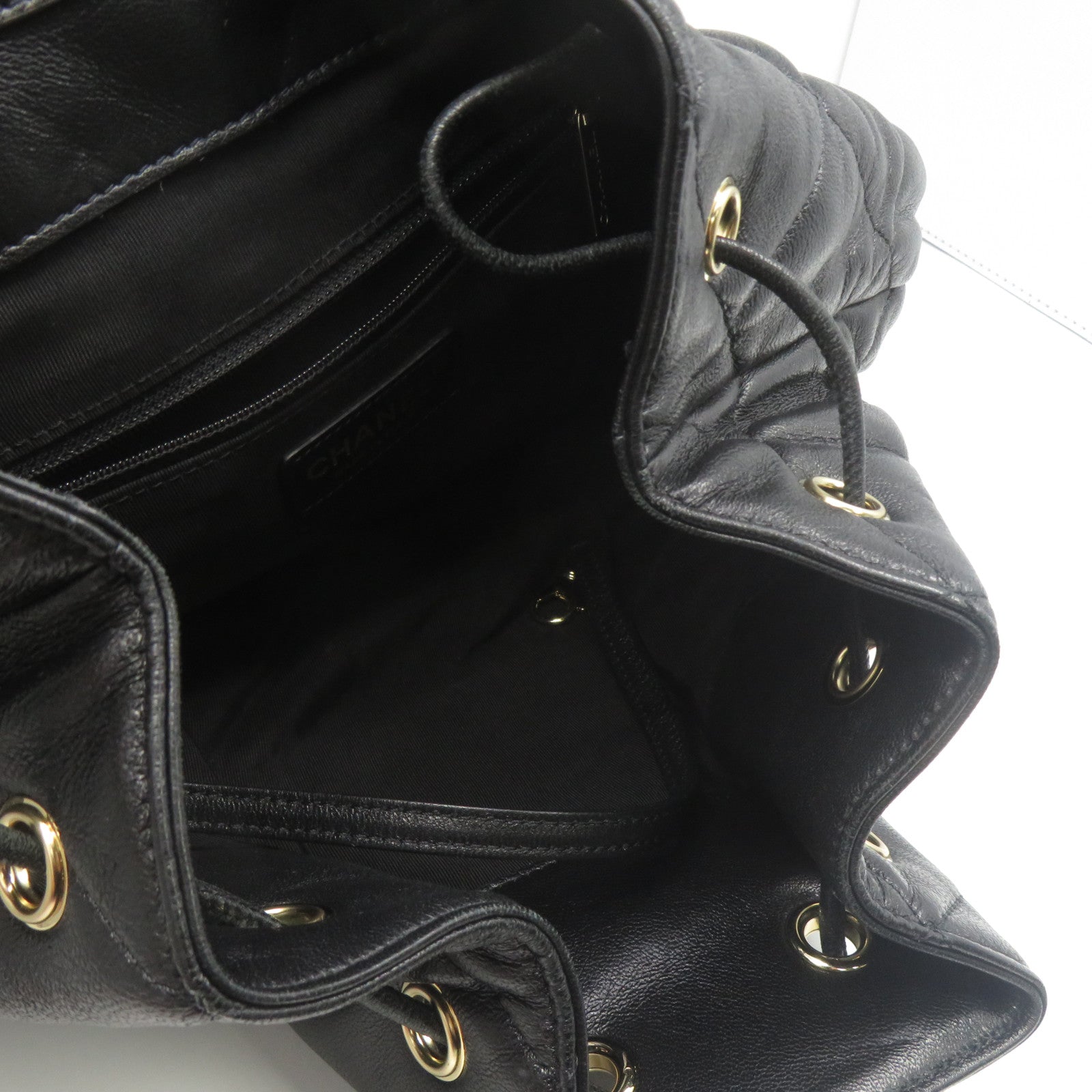 CHANEL 菱格牛皮皮革Backpack金扣背包黑色