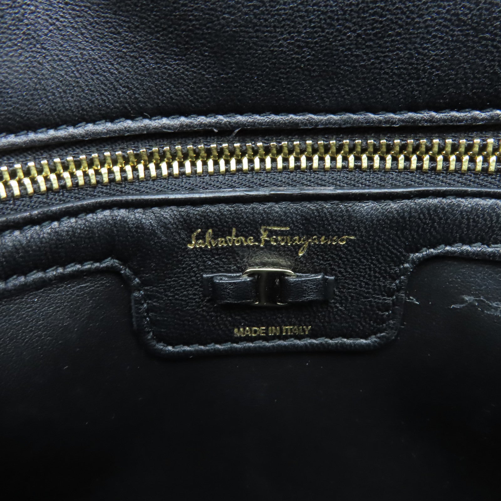 Salvatore Ferragamo 牛皮皮革Quilted Leather Chain Shoulder Bag鏈帶肩背袋黑色