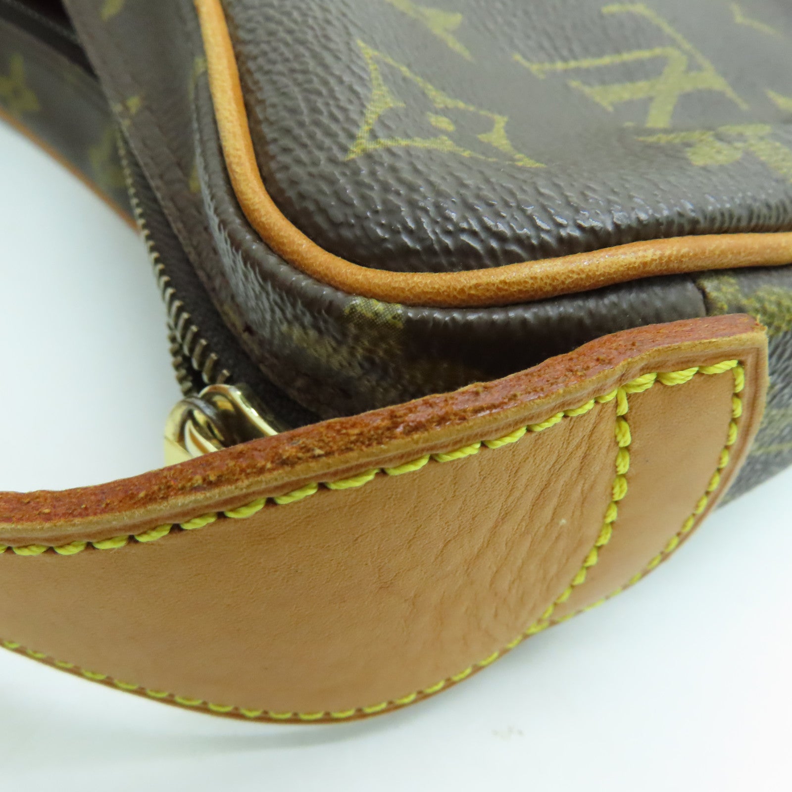 LOUIS VUITTON Monogram Pochette Crossant手挽袋/肩背袋啡色