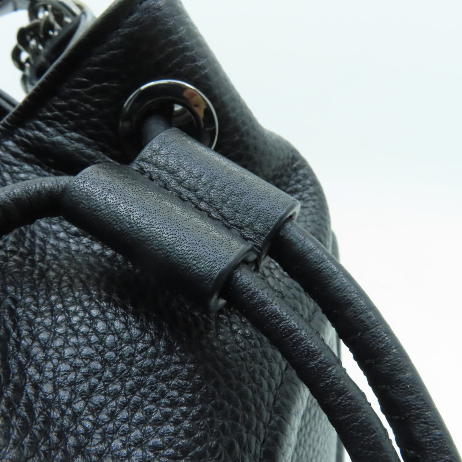 KARL LAGERFELD 牛皮皮革Bucket Bag鏈帶肩背袋黑色