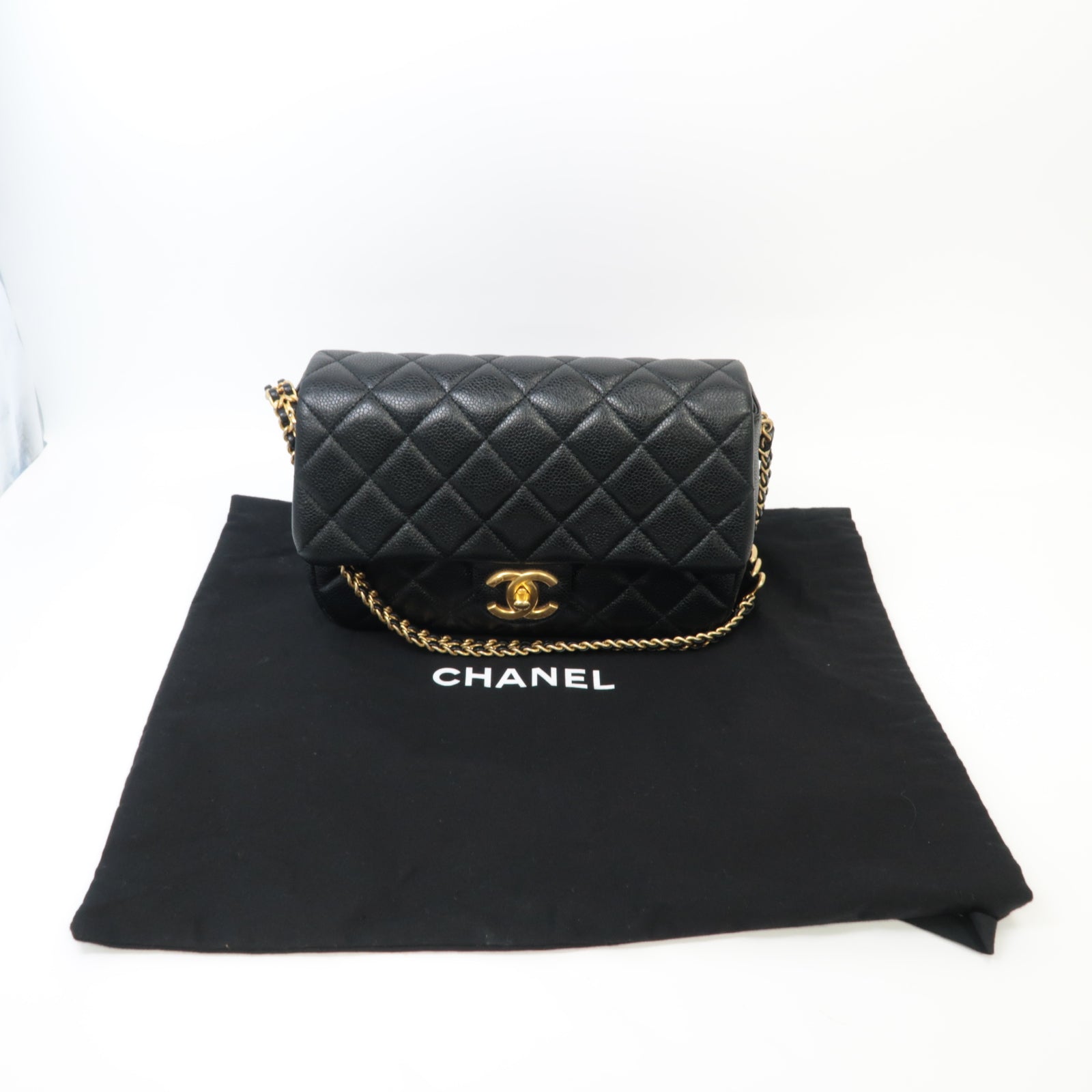 CHANEL 菱格Caviar皮革Chain Shoulder金扣鏈帶肩背袋黑色
