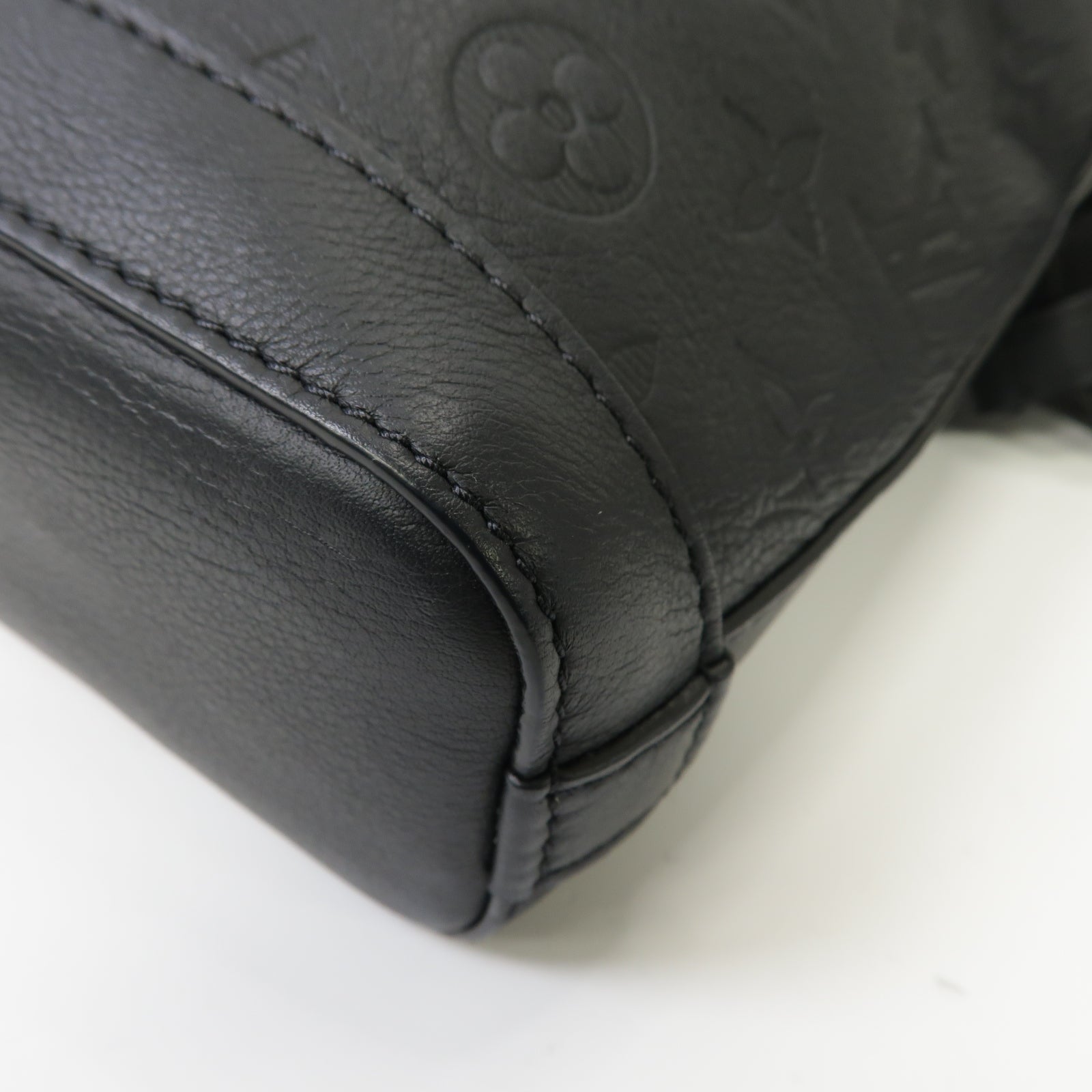LOUIS VUITTON Monogram Shadow Noe Sling肩背袋黒色