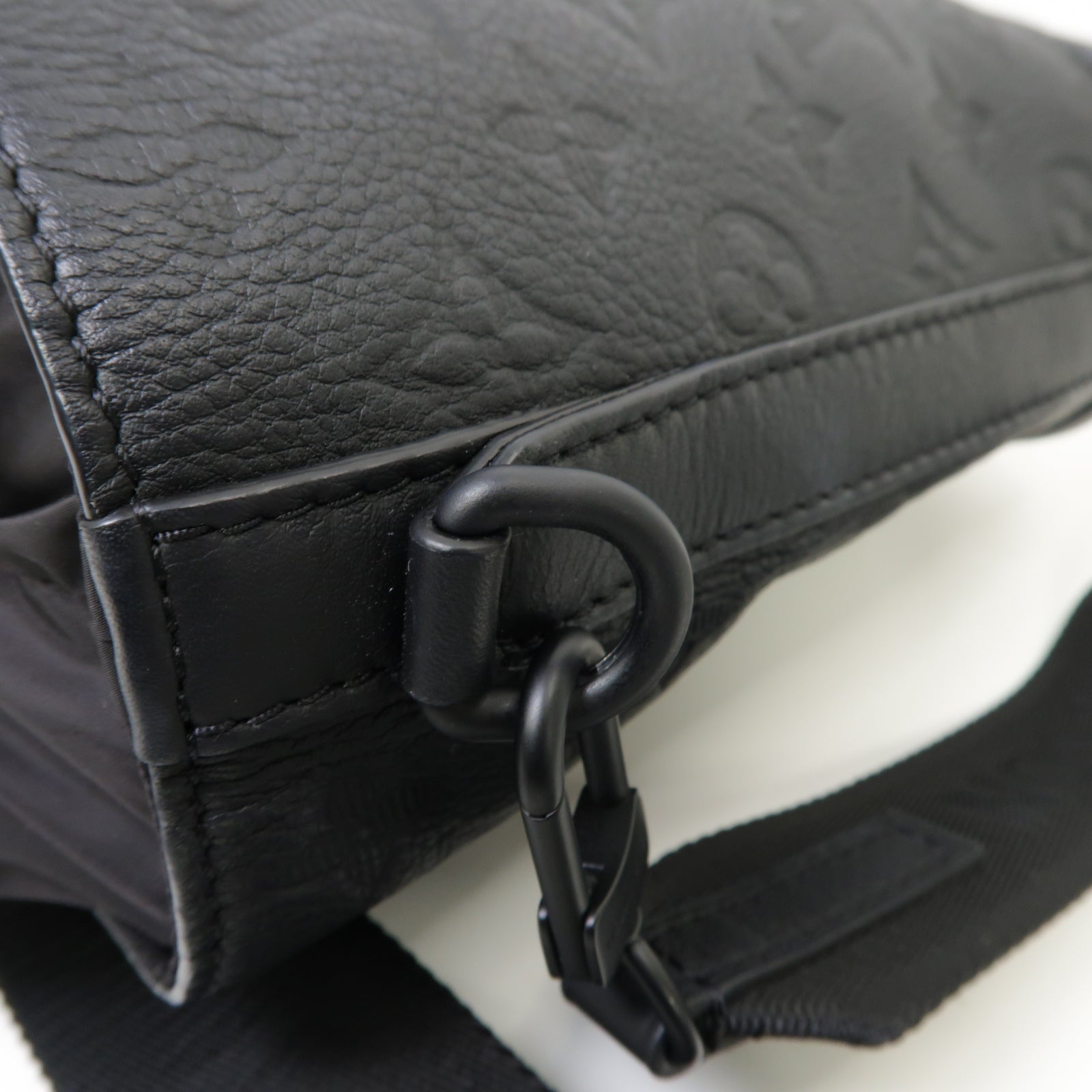 LOUIS VUITTON Monogram Shadow Noe Sling肩背袋黒色