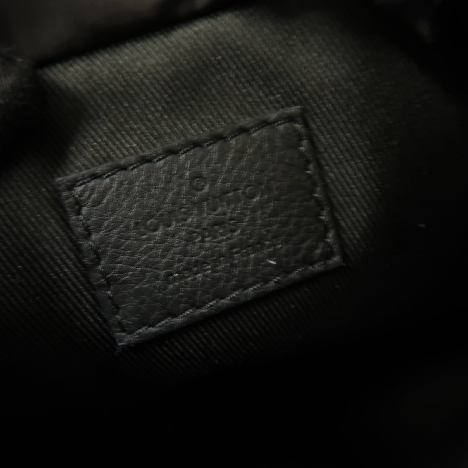 LOUIS VUITTON Monogram Shadow Noe Sling肩背袋黒色