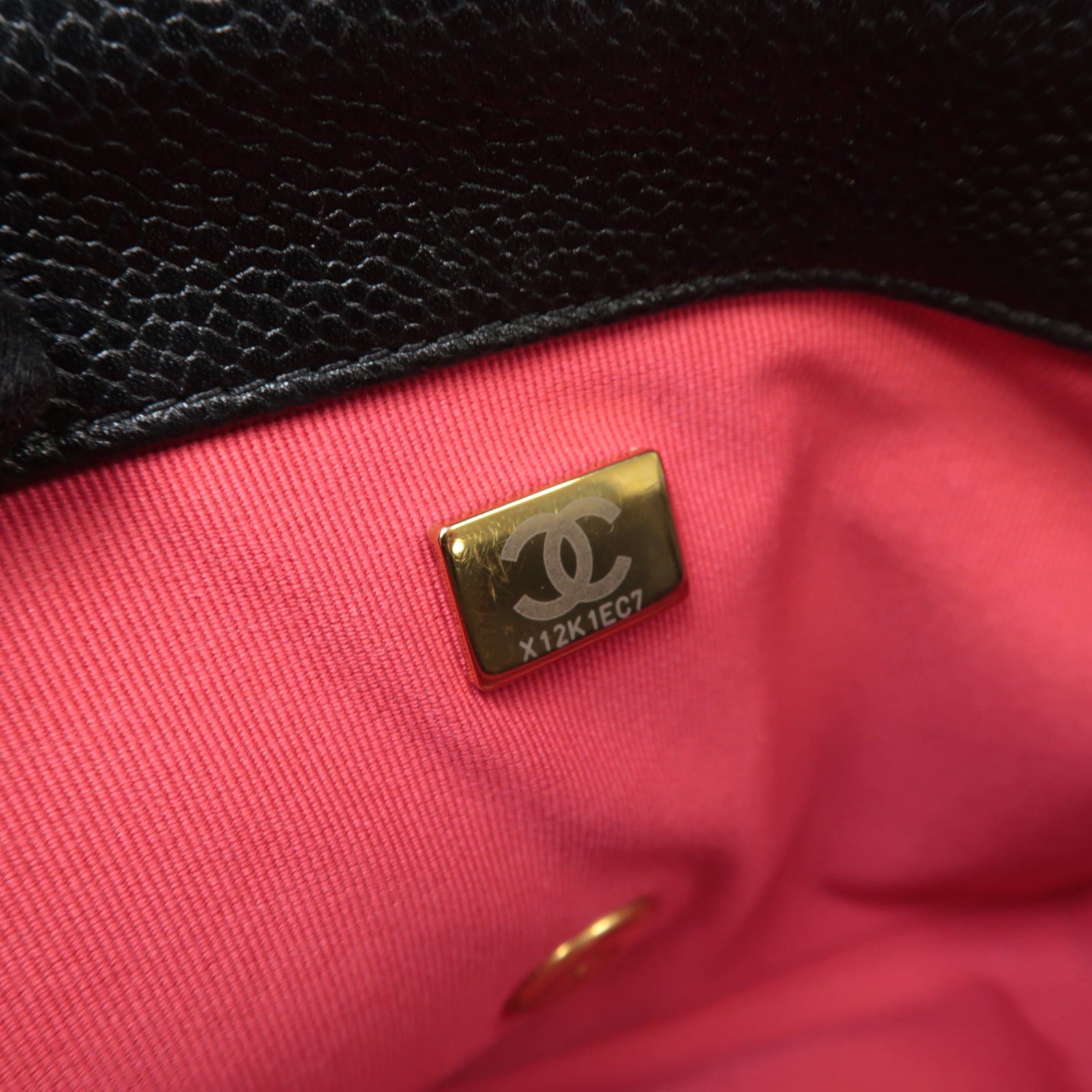CHANEL 菱格Caviar皮革Chain Shoulder金扣鏈帶肩背袋黑色