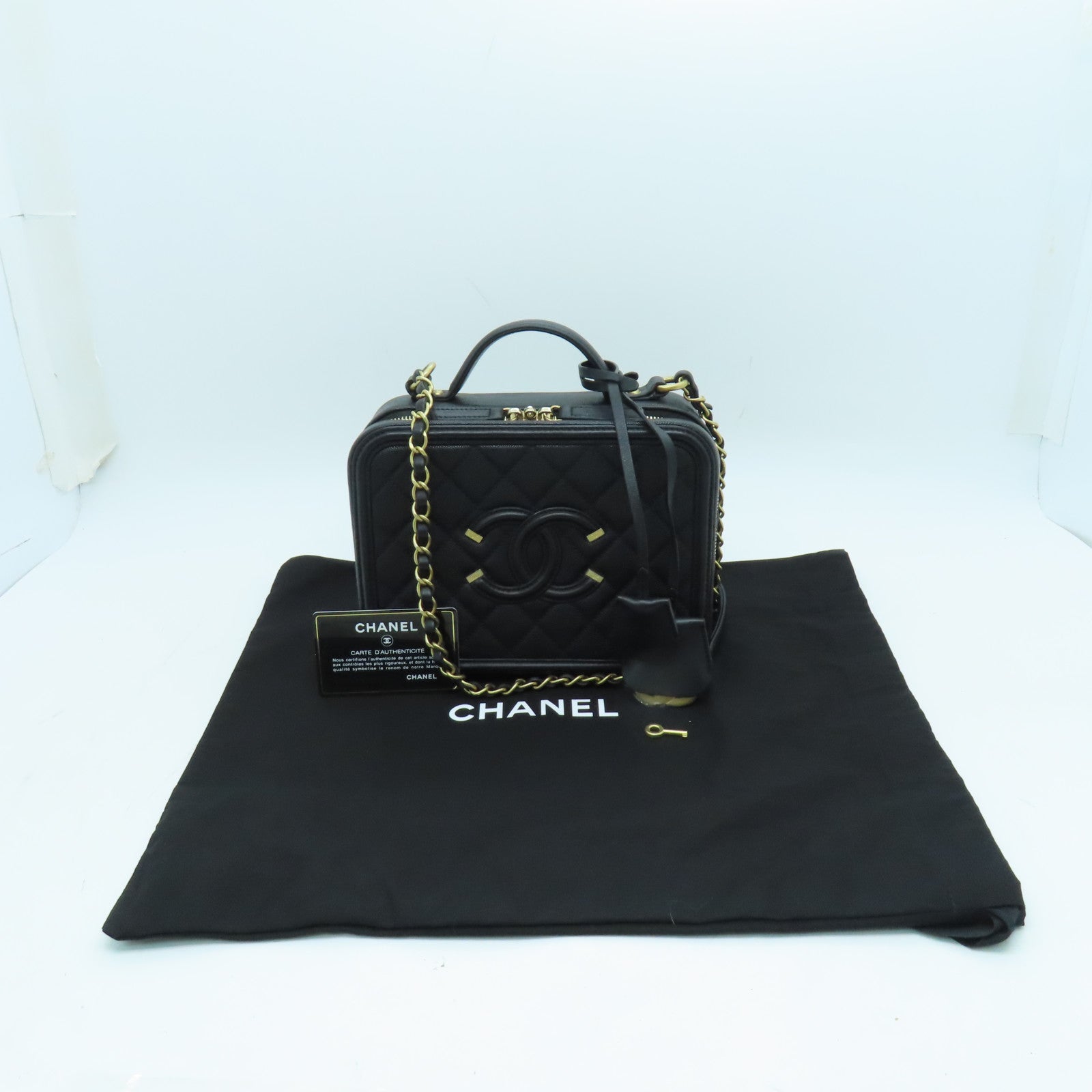 CHANEL 菱格Caviar皮革Vanity Case金扣鏈帶肩背袋黑色