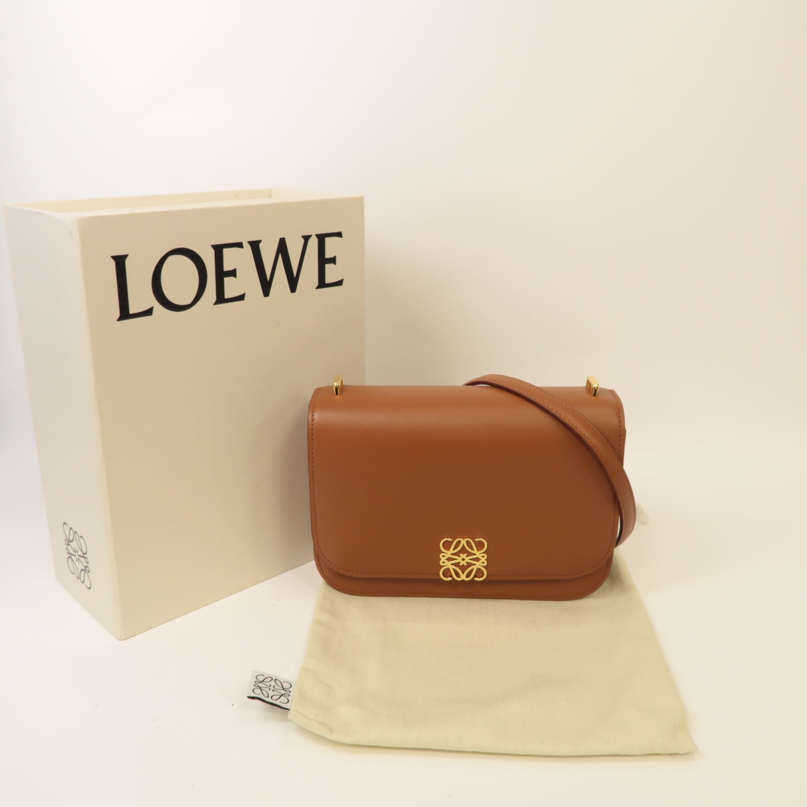 LOEWE 牛皮皮革Goya Small Bag金扣肩背袋啡色