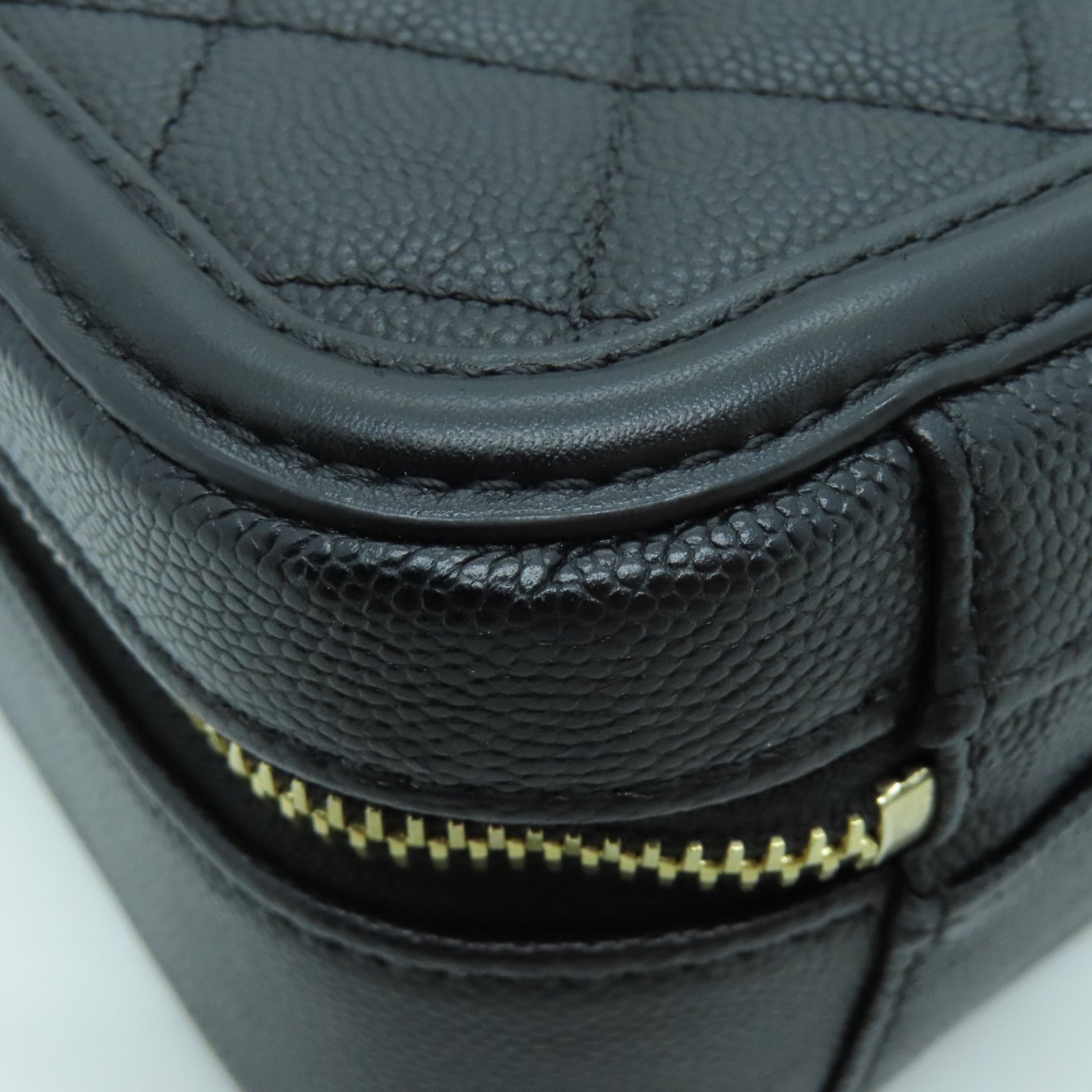 CHANEL 菱格Caviar皮革Vanity Case金扣鏈帶肩背袋黑色