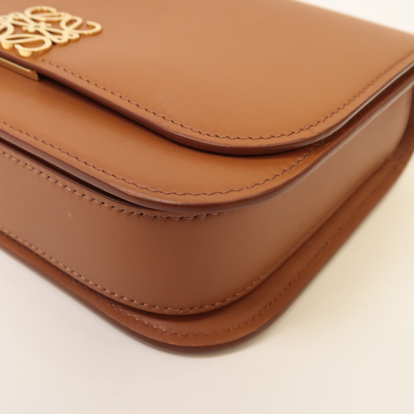 LOEWE 牛皮皮革Goya Small Bag金扣肩背袋啡色