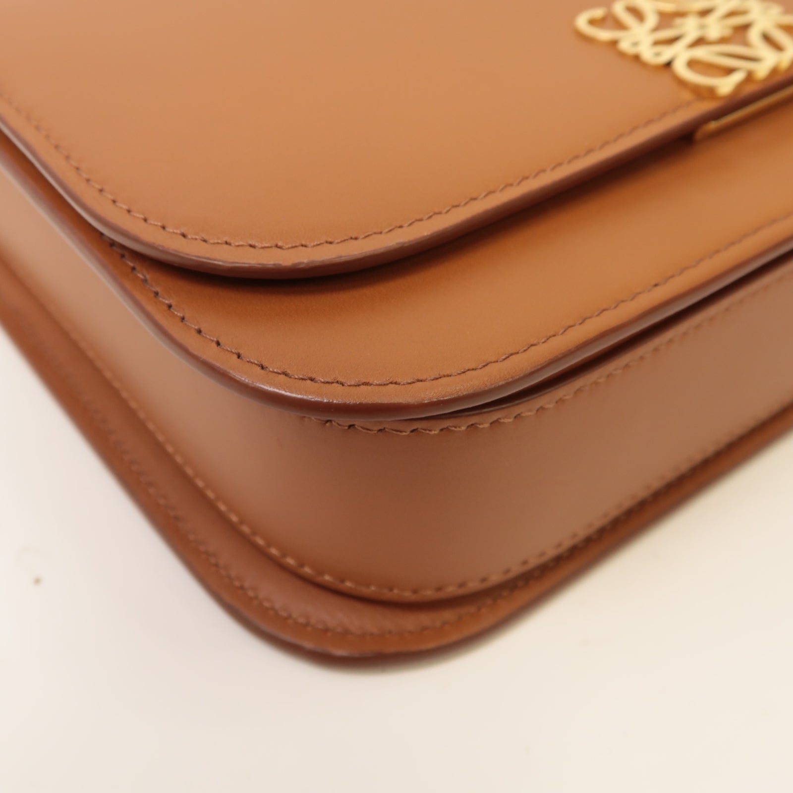 LOEWE 牛皮皮革Goya Small Bag金扣肩背袋啡色