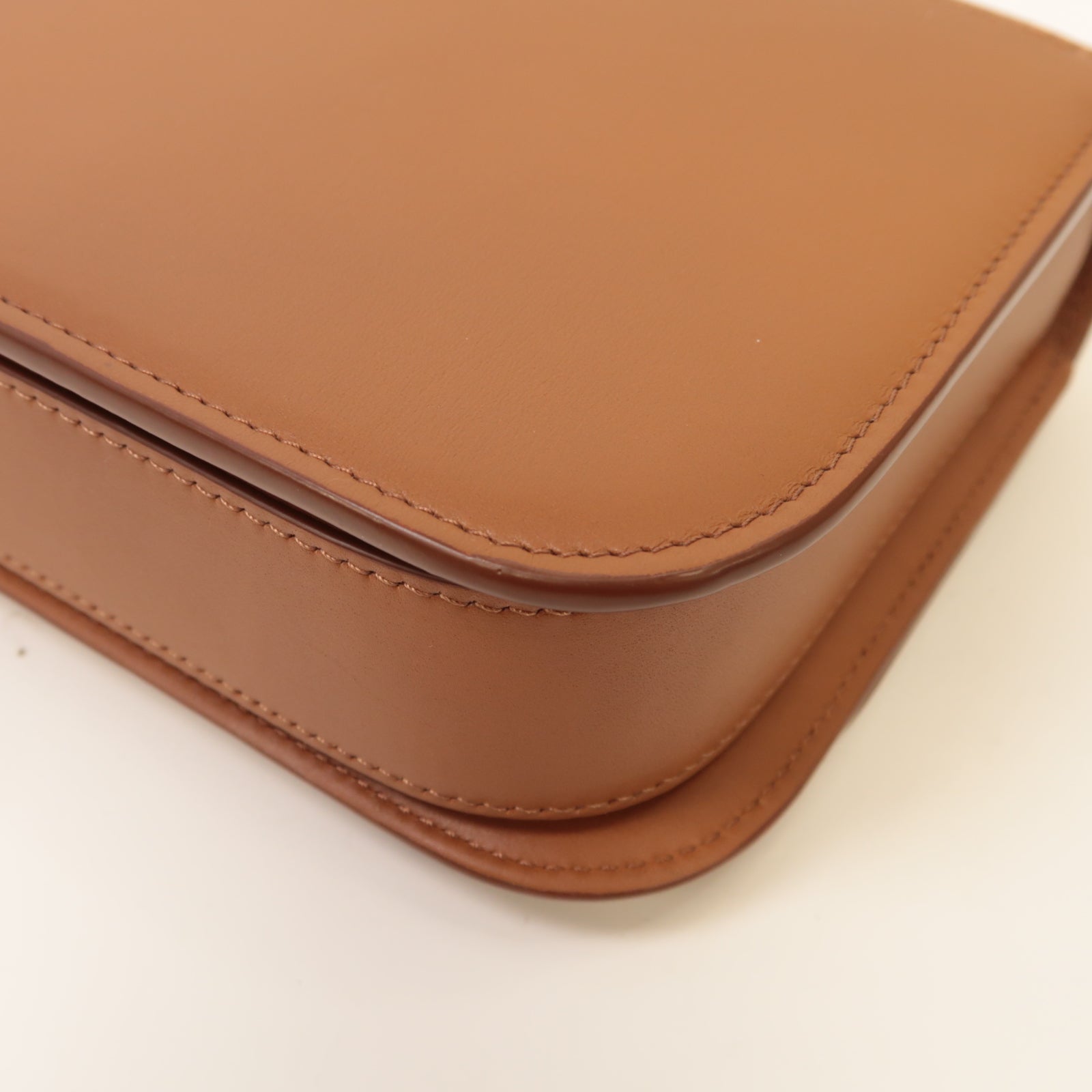 LOEWE 牛皮皮革Goya Small Bag金扣肩背袋啡色