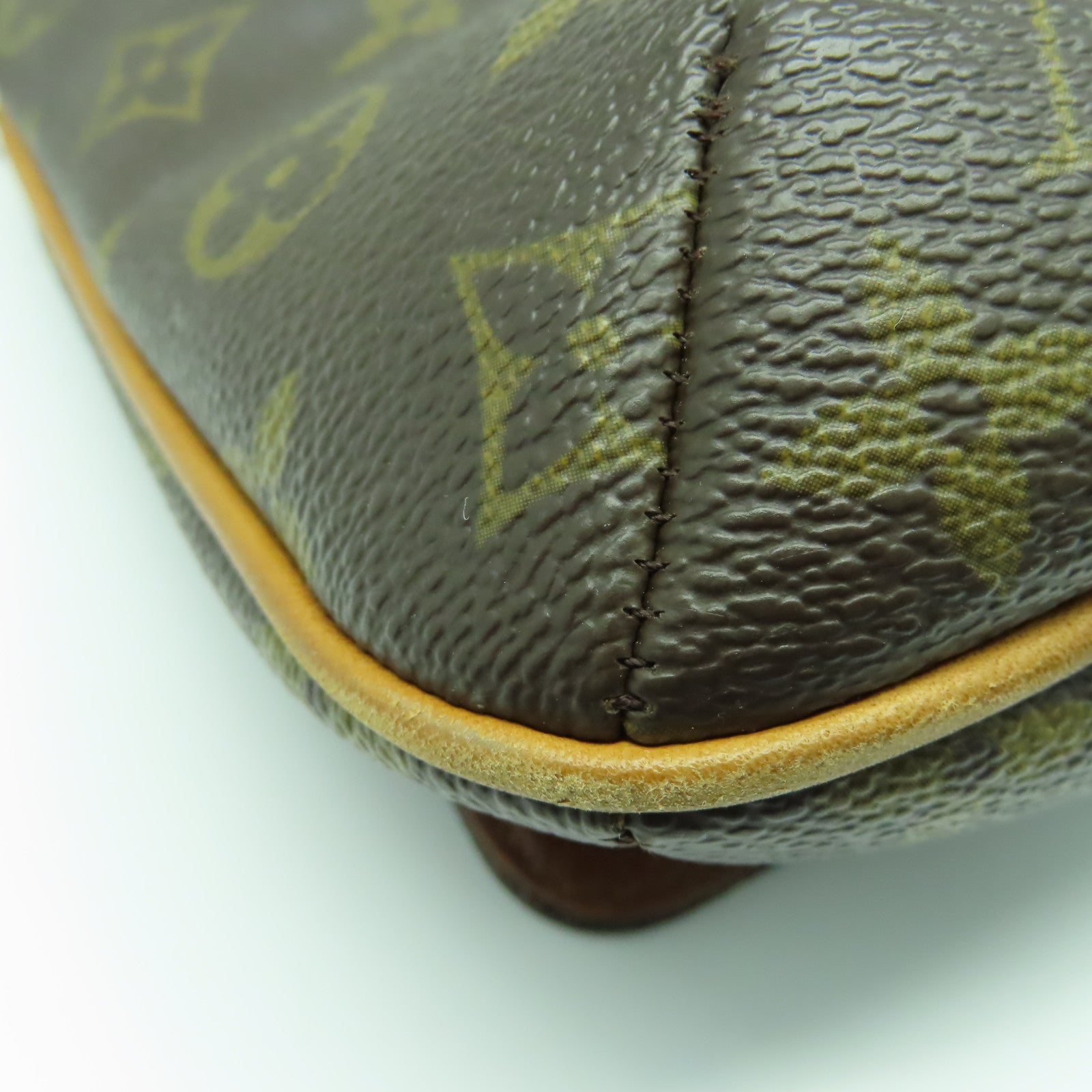 LOUIS VUITTON Monogram Musette Tango金扣肩背袋啡色