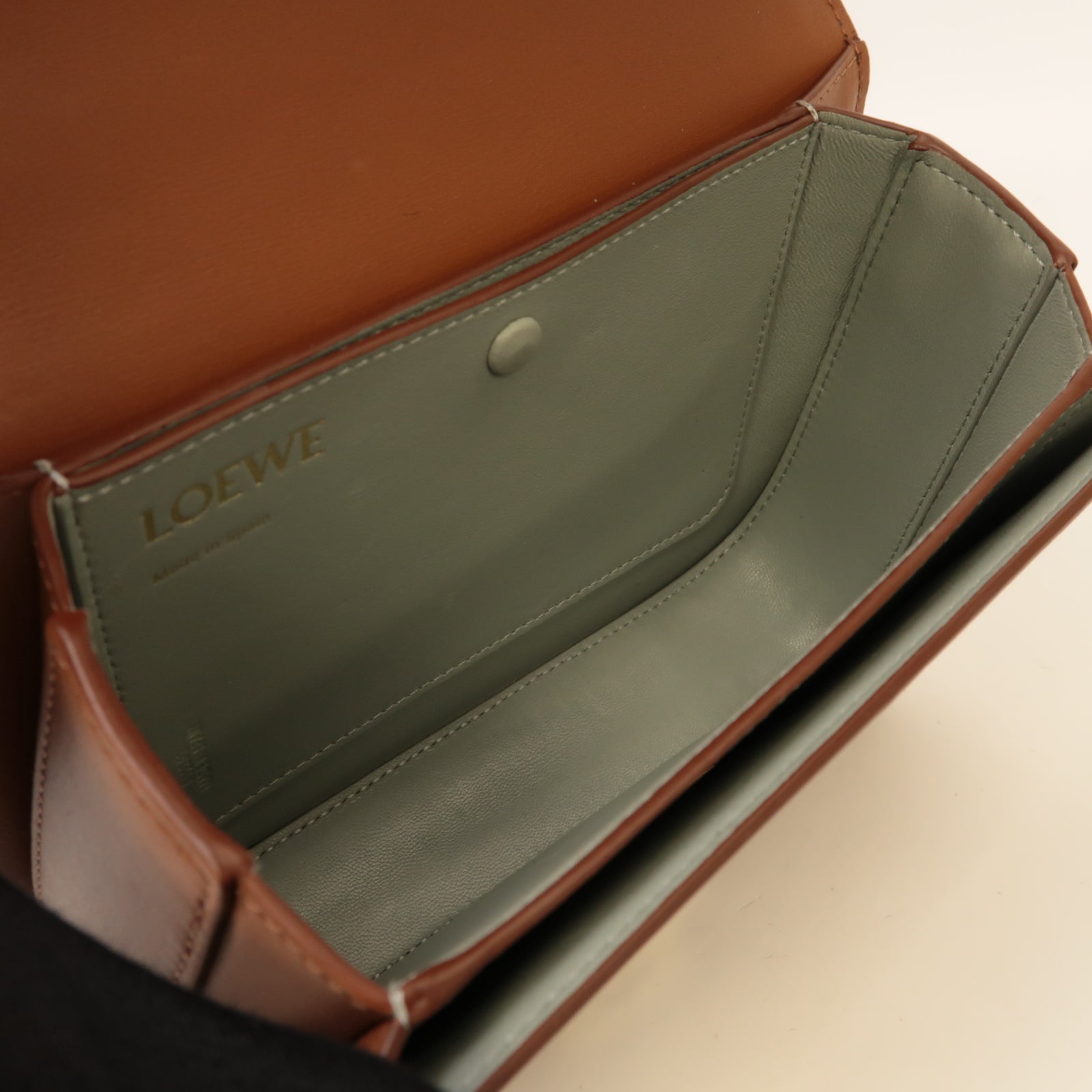 LOEWE 牛皮皮革Goya Small Bag金扣肩背袋啡色