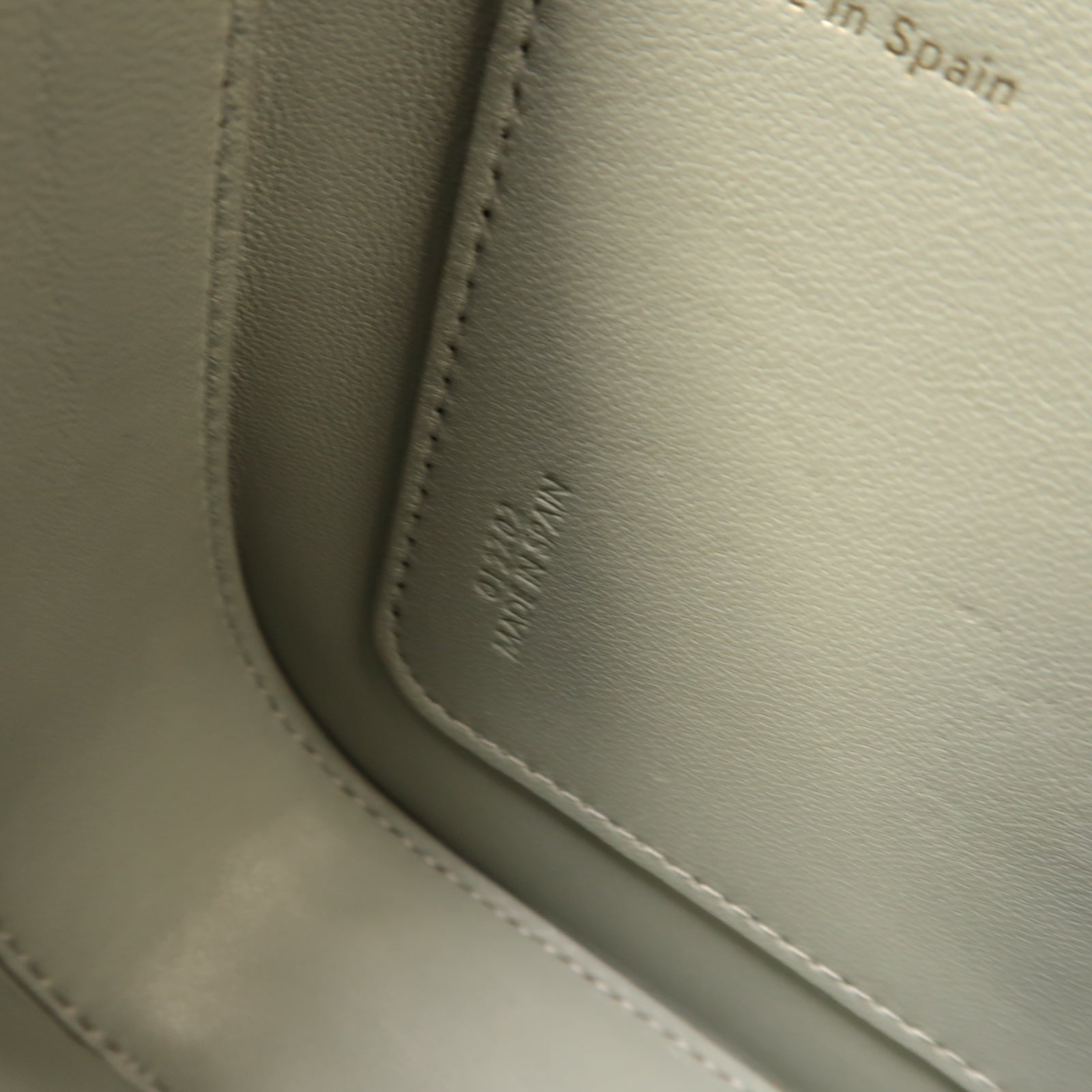 LOEWE 牛皮皮革Goya Small Bag金扣肩背袋啡色