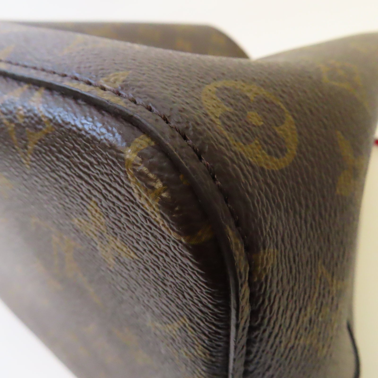 LOUIS VUITTON Monogram NeoNoe MM金扣肩背袋啡色/紅色