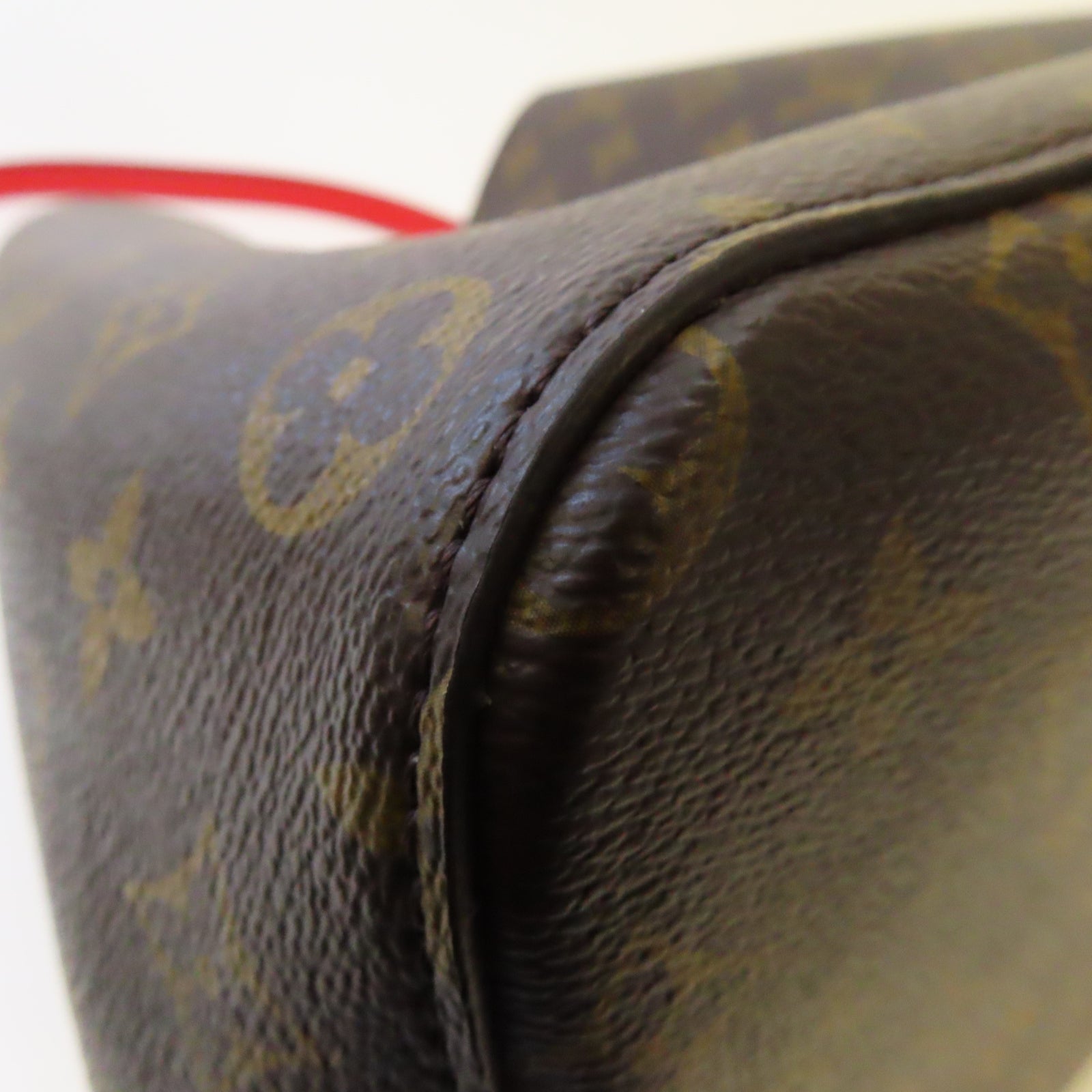 LOUIS VUITTON Monogram NeoNoe MM金扣肩背袋啡色/紅色