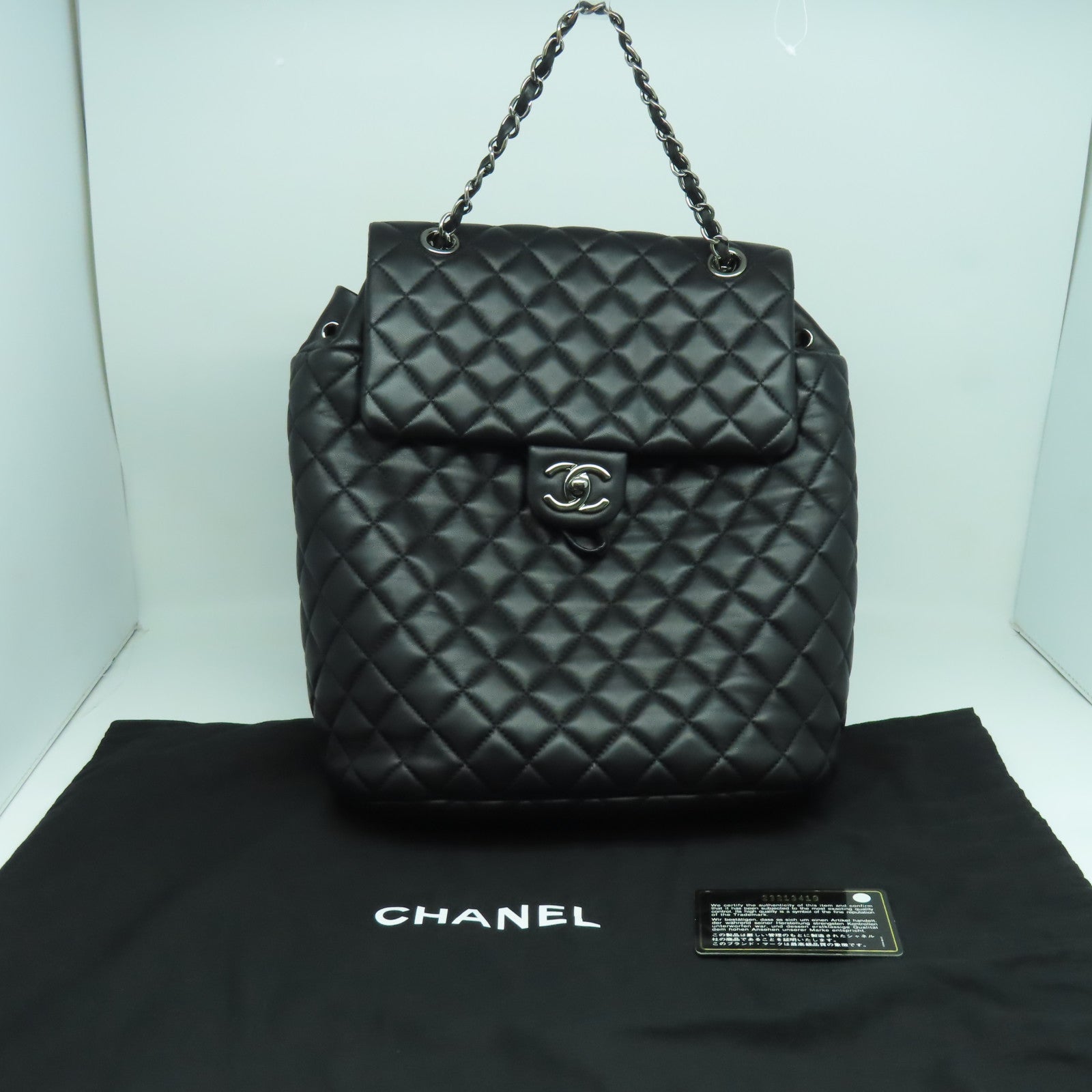 CHANEL 菱格羊皮皮革Backpack銀扣背包黑色