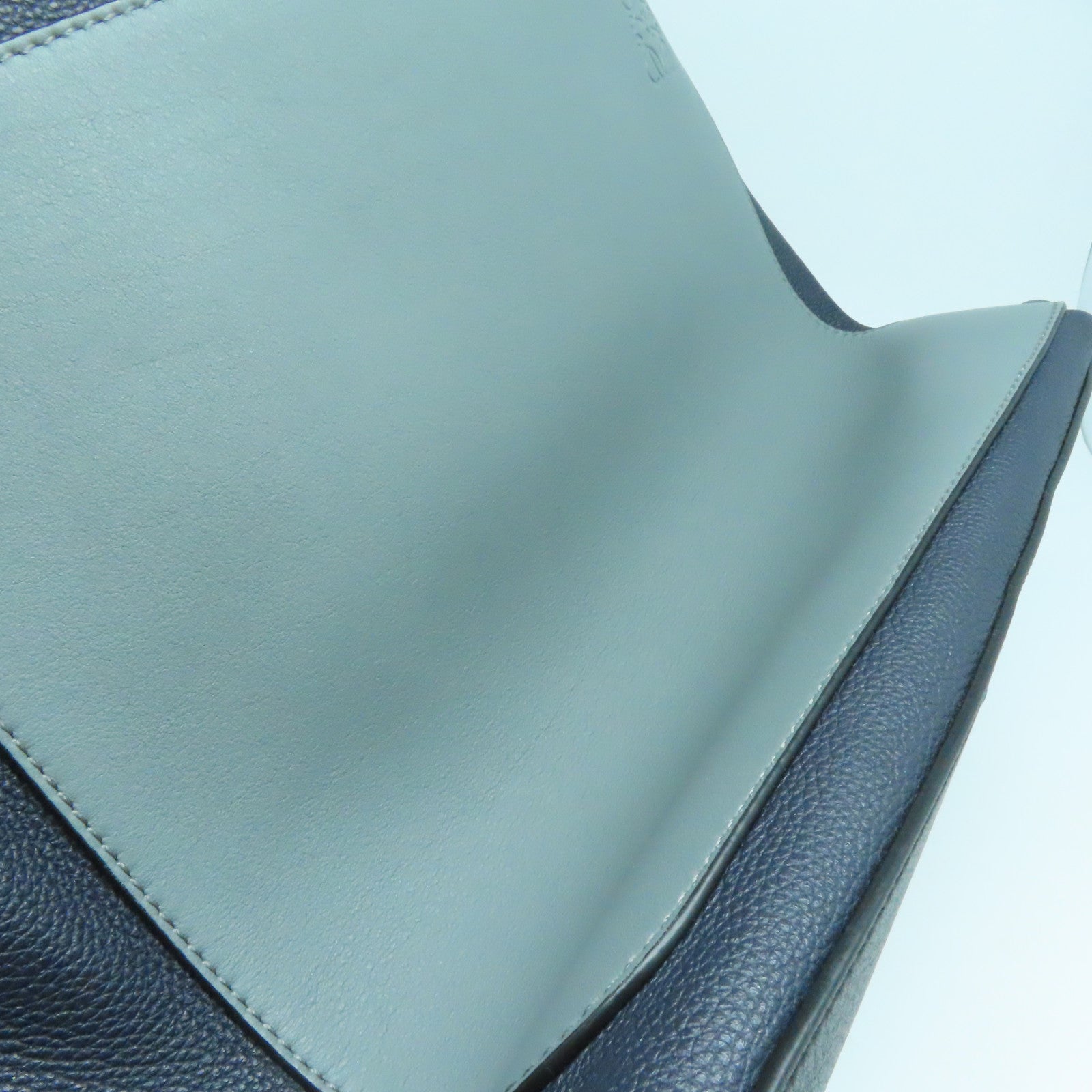 LOEWE 牛皮皮革Backpack银扣背包灰色/深蓝色