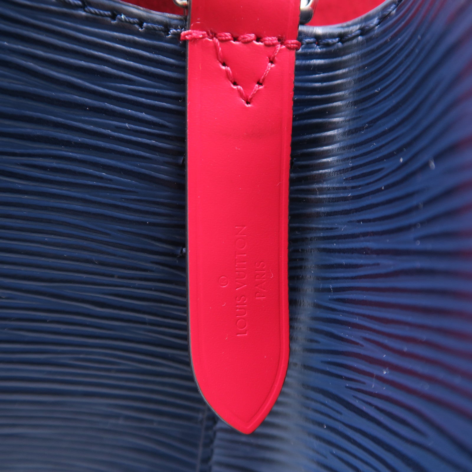 LOUIS VUITTON Epi NeoNoe MM銀扣手挽肩背兩用袋深藍色/紅色
