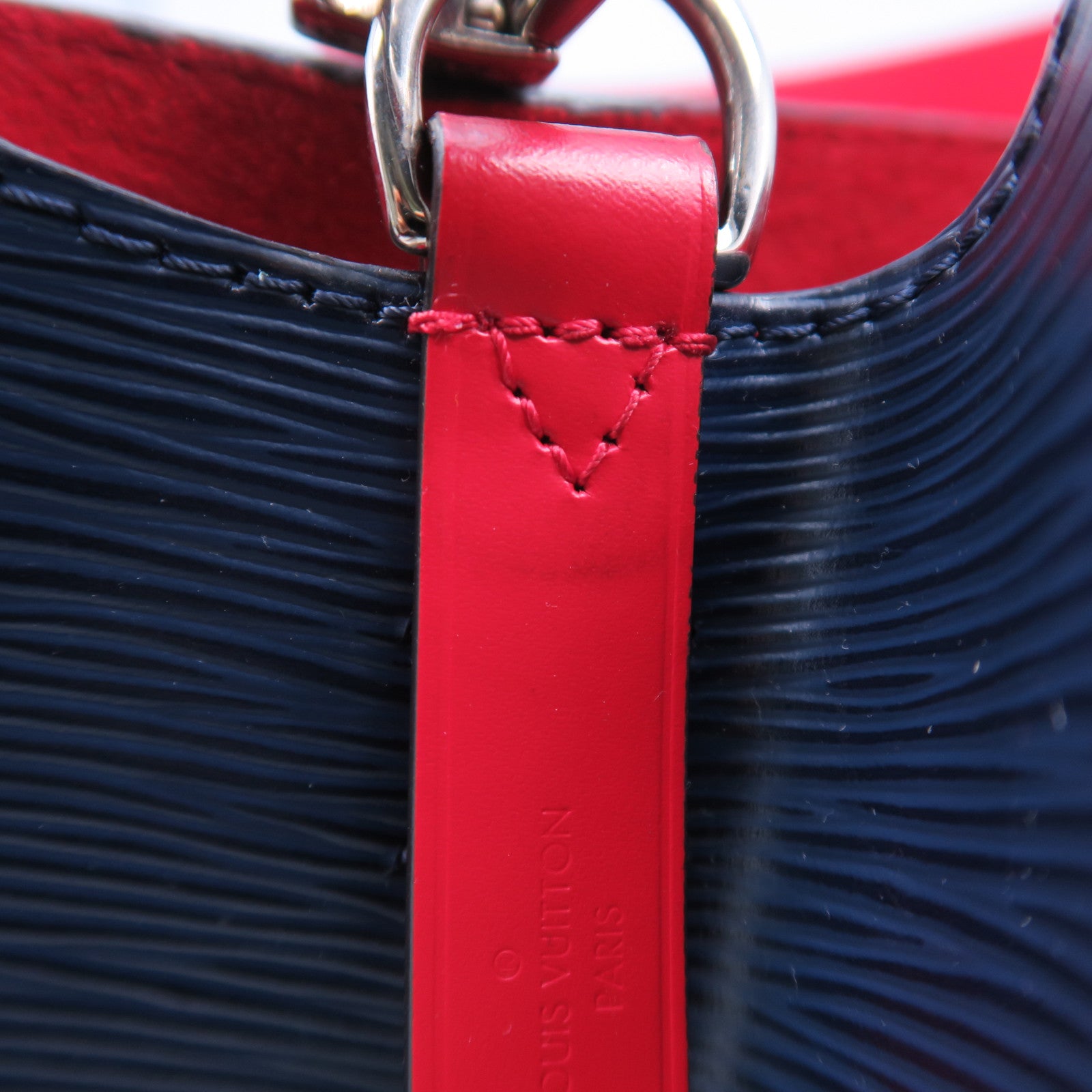 LOUIS VUITTON Epi NeoNoe MM銀扣手挽肩背兩用袋深藍色/紅色