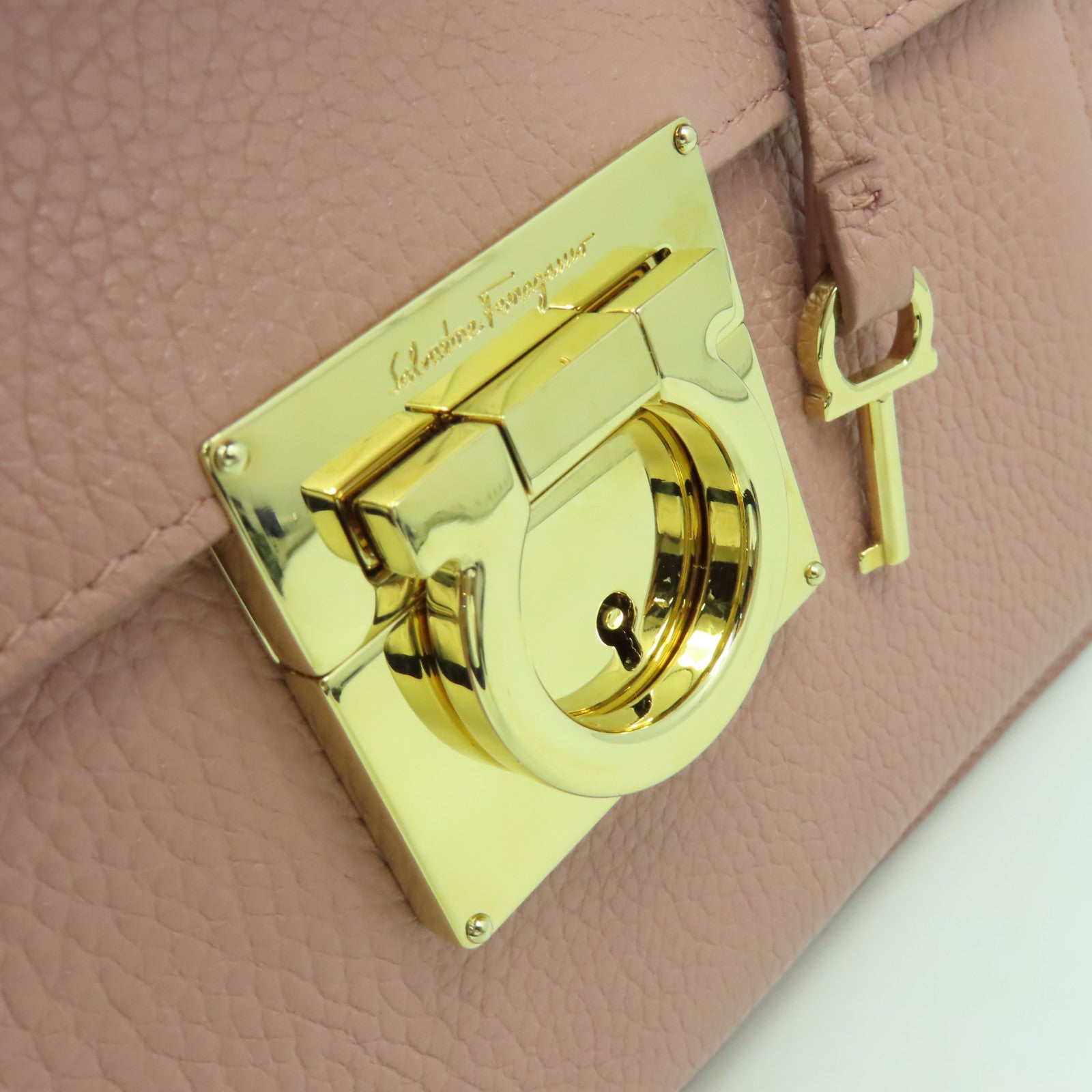 Salvatore Ferragamo 牛皮皮革Marisol Shoulder Bag肩背袋粉紅色